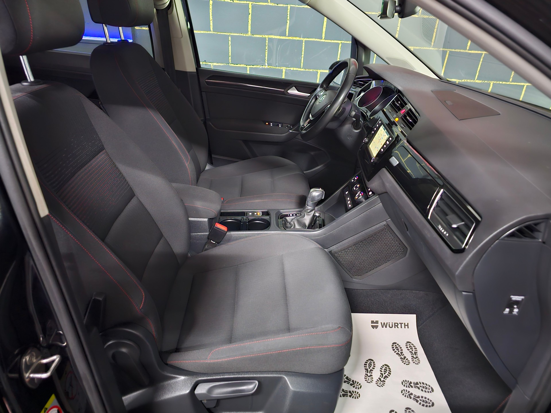 VW Touran 1.4 TSI BlueMotion Technology Sound DSG-image-9