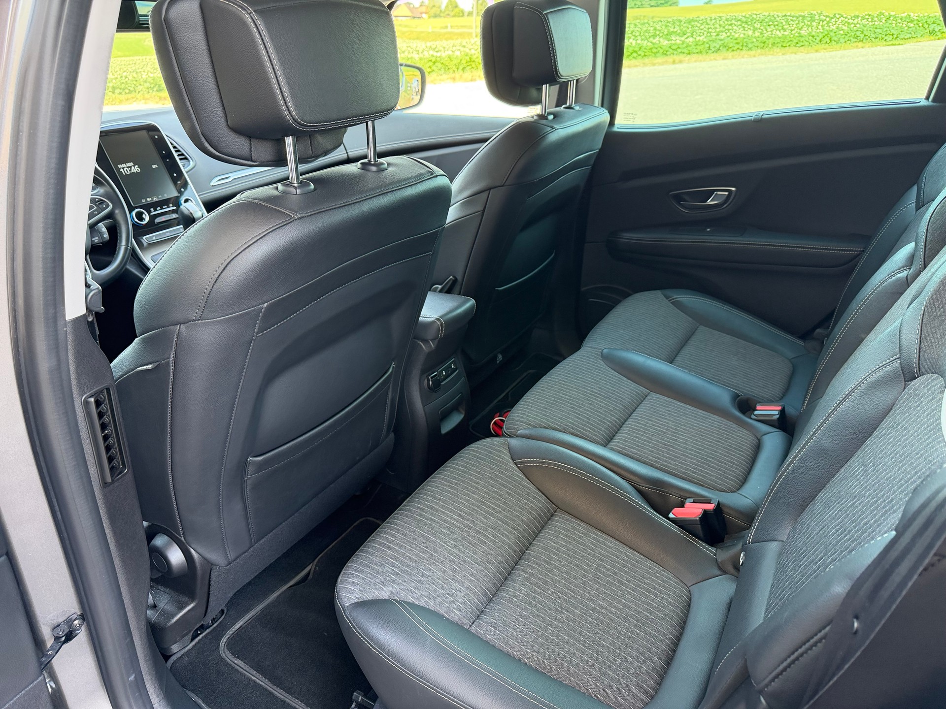 RENAULT Scénic 1.3 16V Turbo Intens EDC-image-6