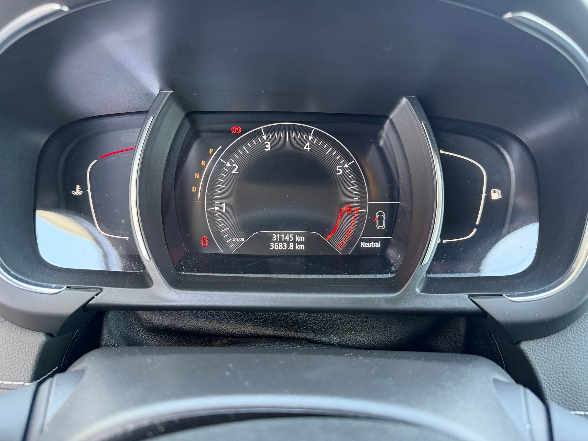 RENAULT Scénic 1.3 16V Turbo Intens EDC-image-8