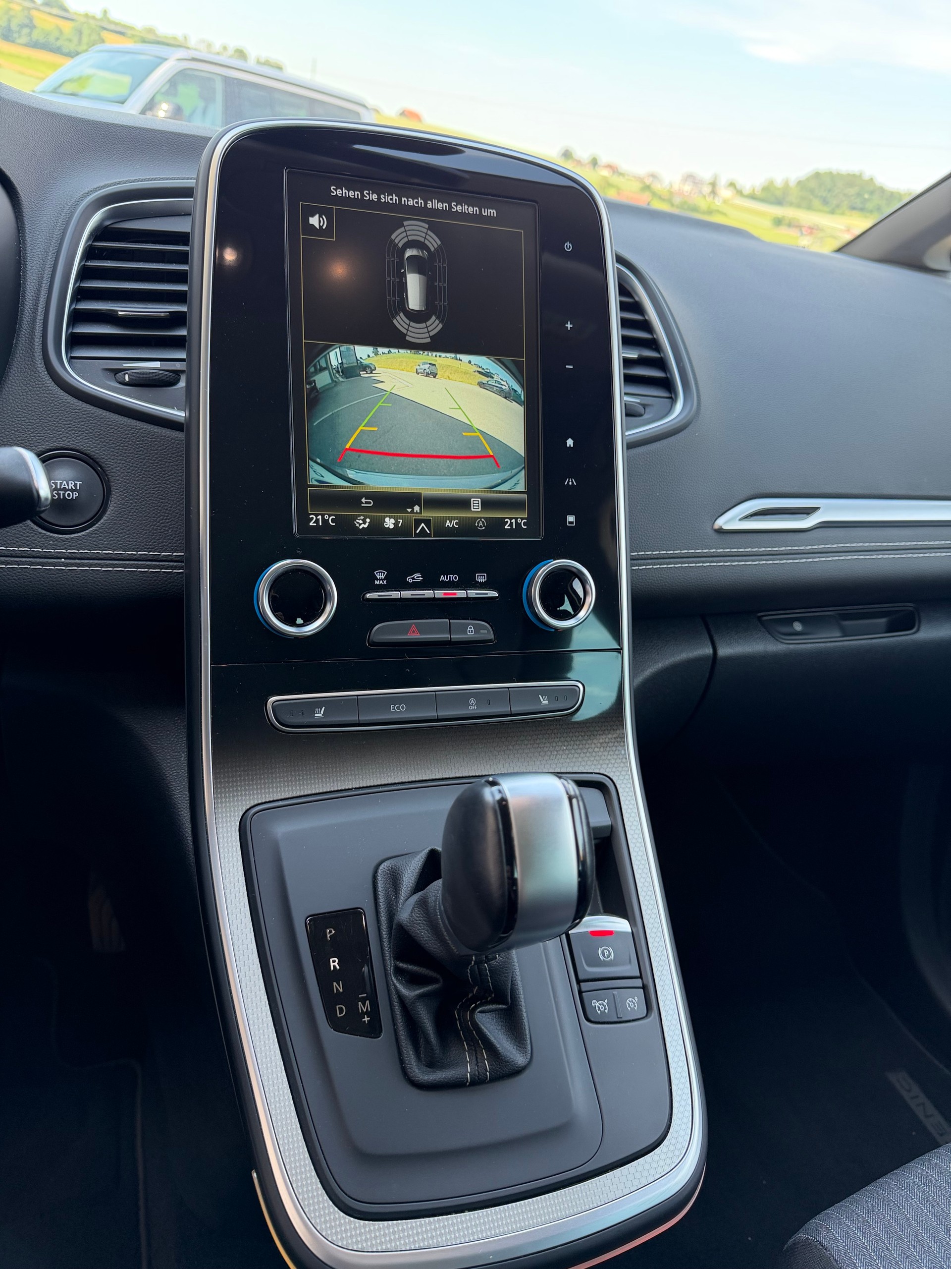 RENAULT Scénic 1.3 16V Turbo Intens EDC-image-9