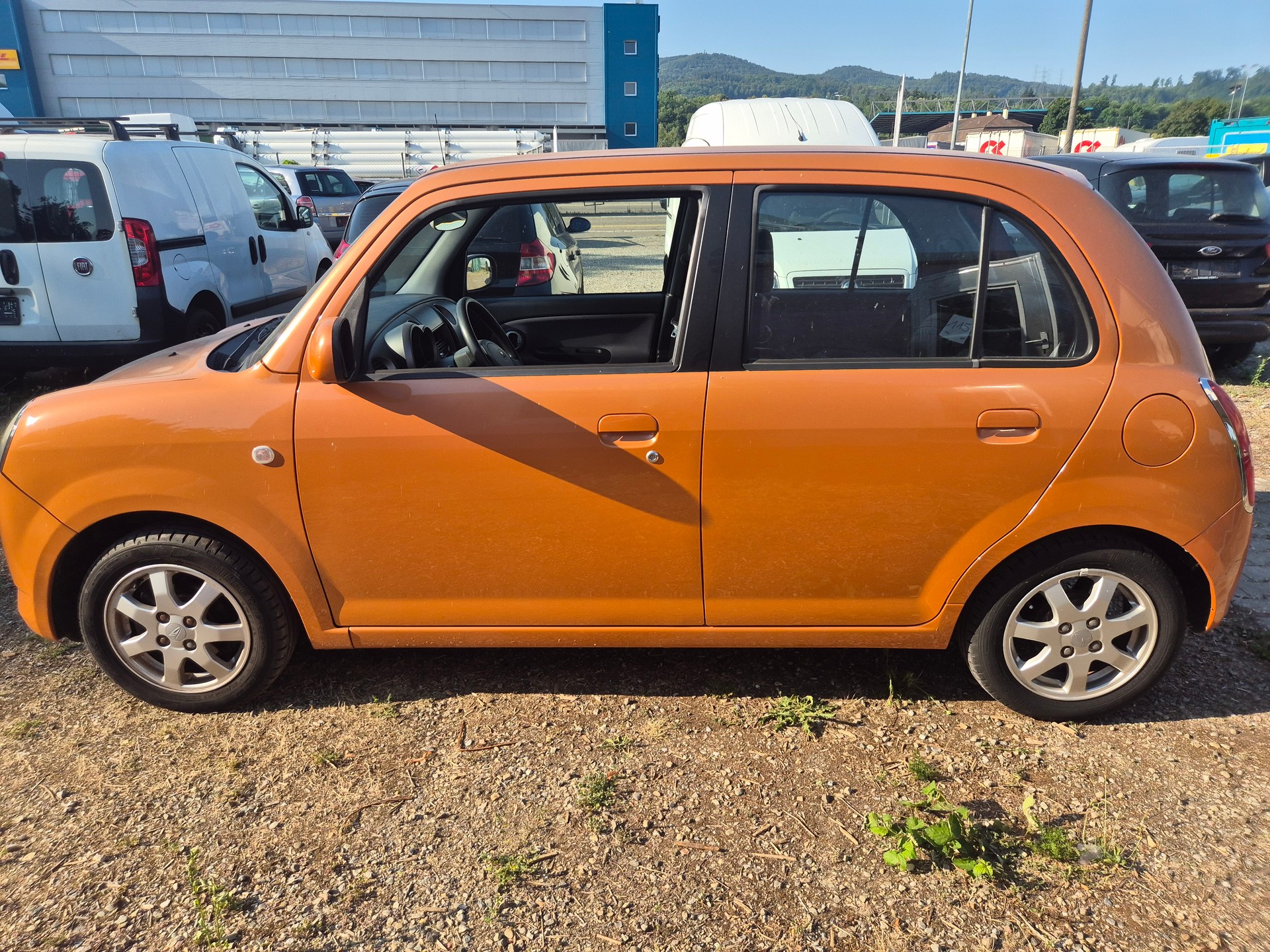 DAIHATSU Trevis 1.0-image-3