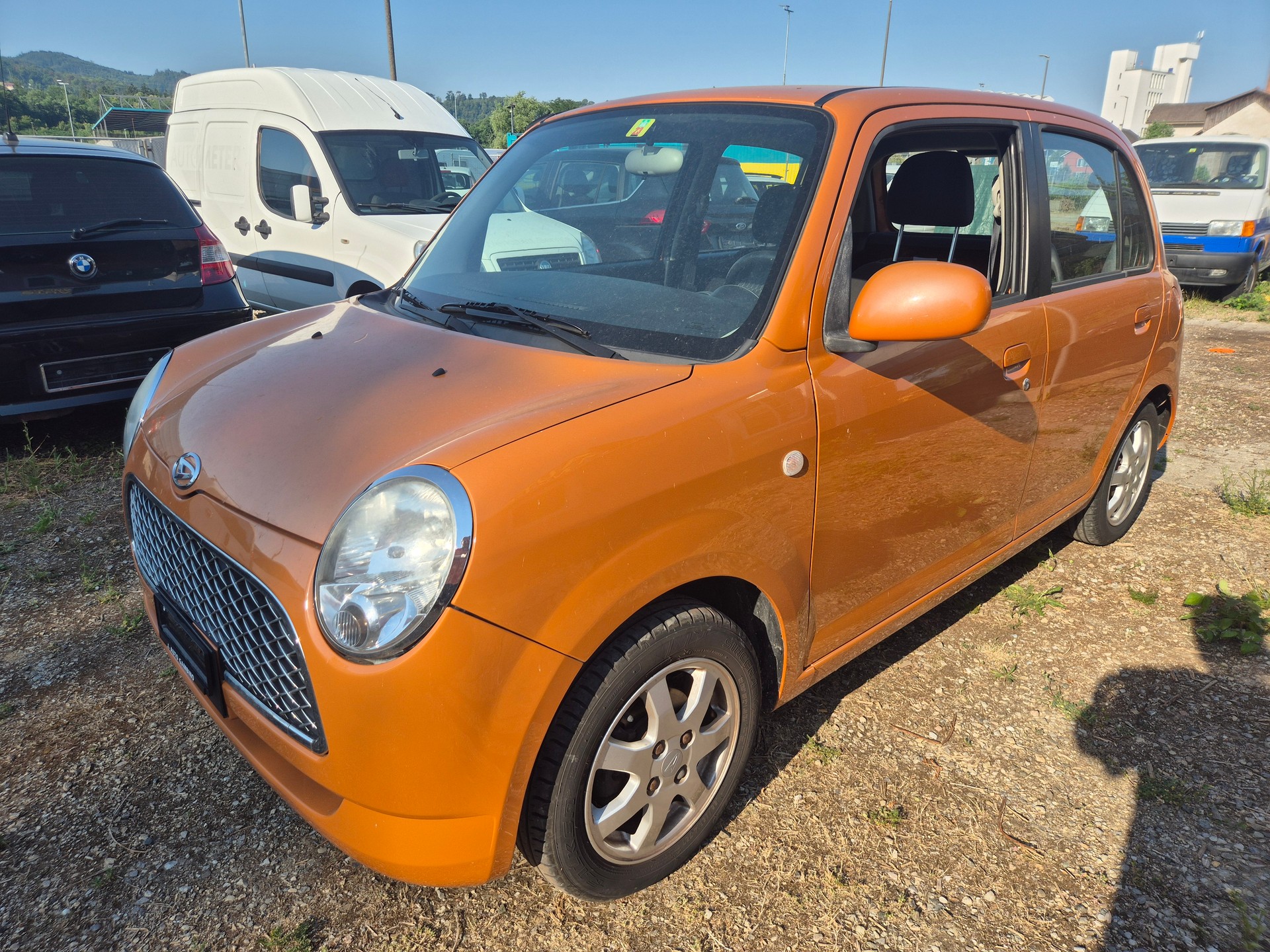 DAIHATSU Trevis 1.0-image-1