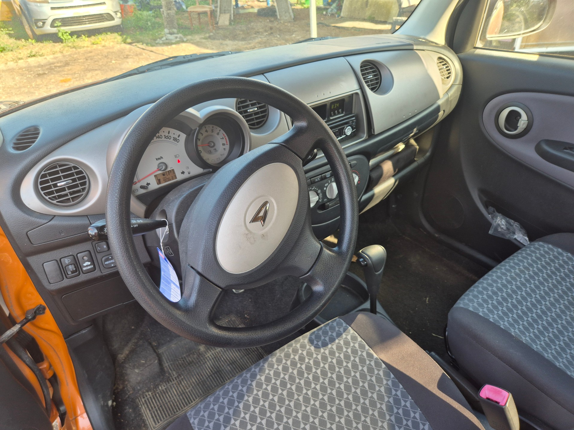 DAIHATSU Trevis 1.0-image-8