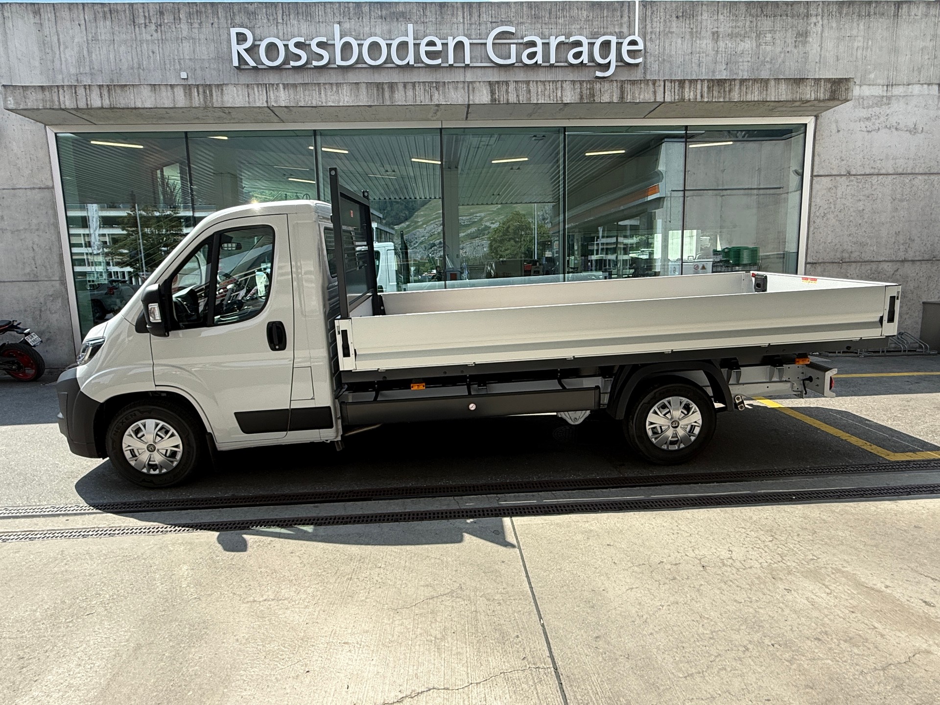 PEUGEOT Boxer 2.2 HDI 435 L4-image-0