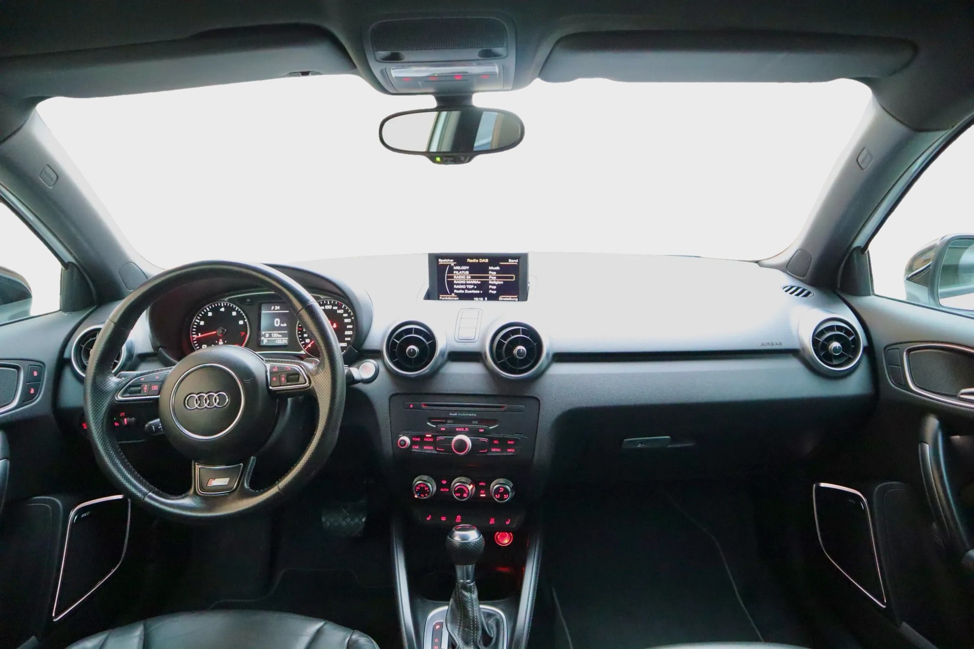 AUDI A1 Sport 1.4 TFSI Ambition S-tronic-image-12