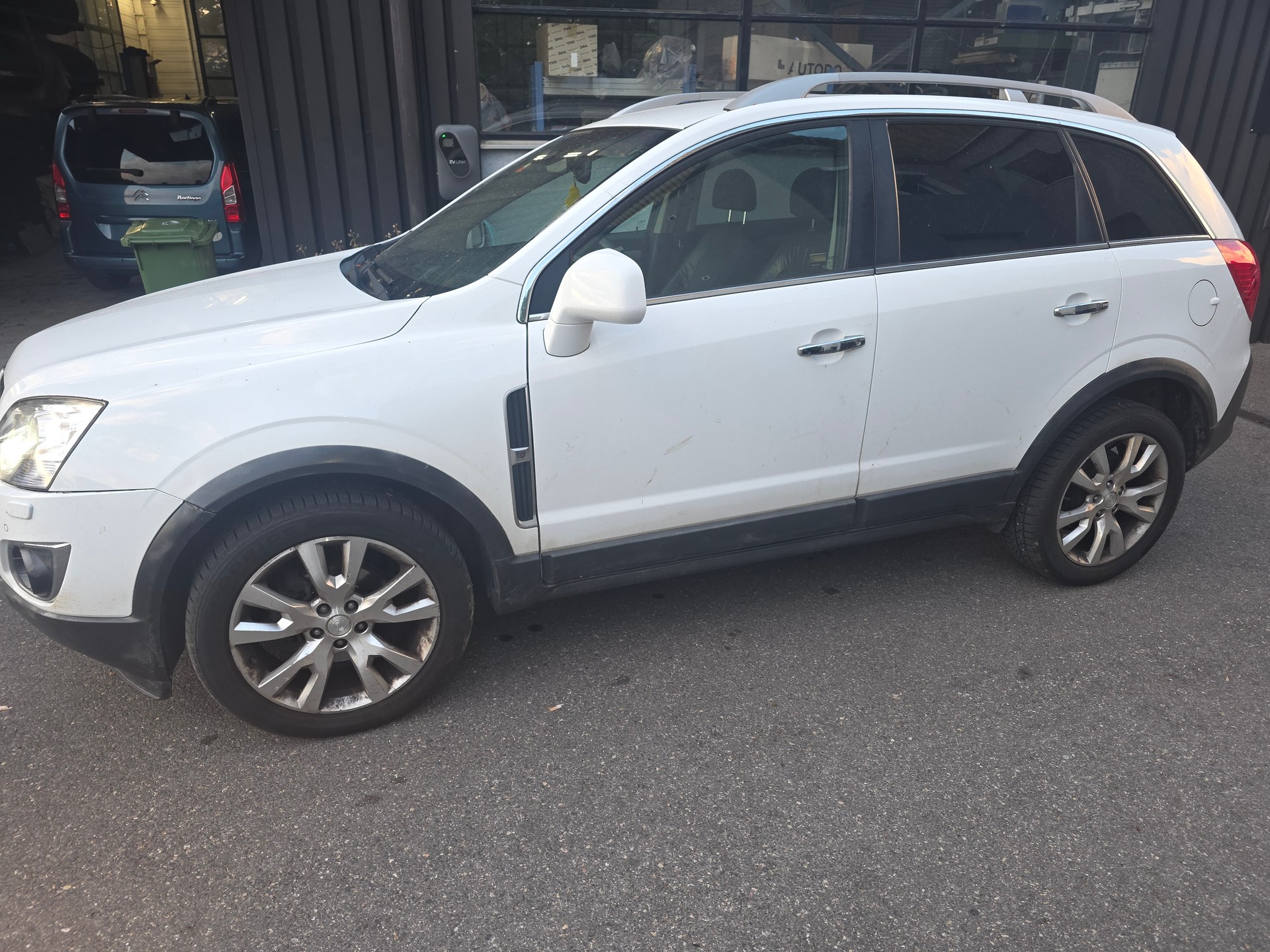 OPEL Antara 2.2 CDTi Cosmo 4WD Automatic-image-10