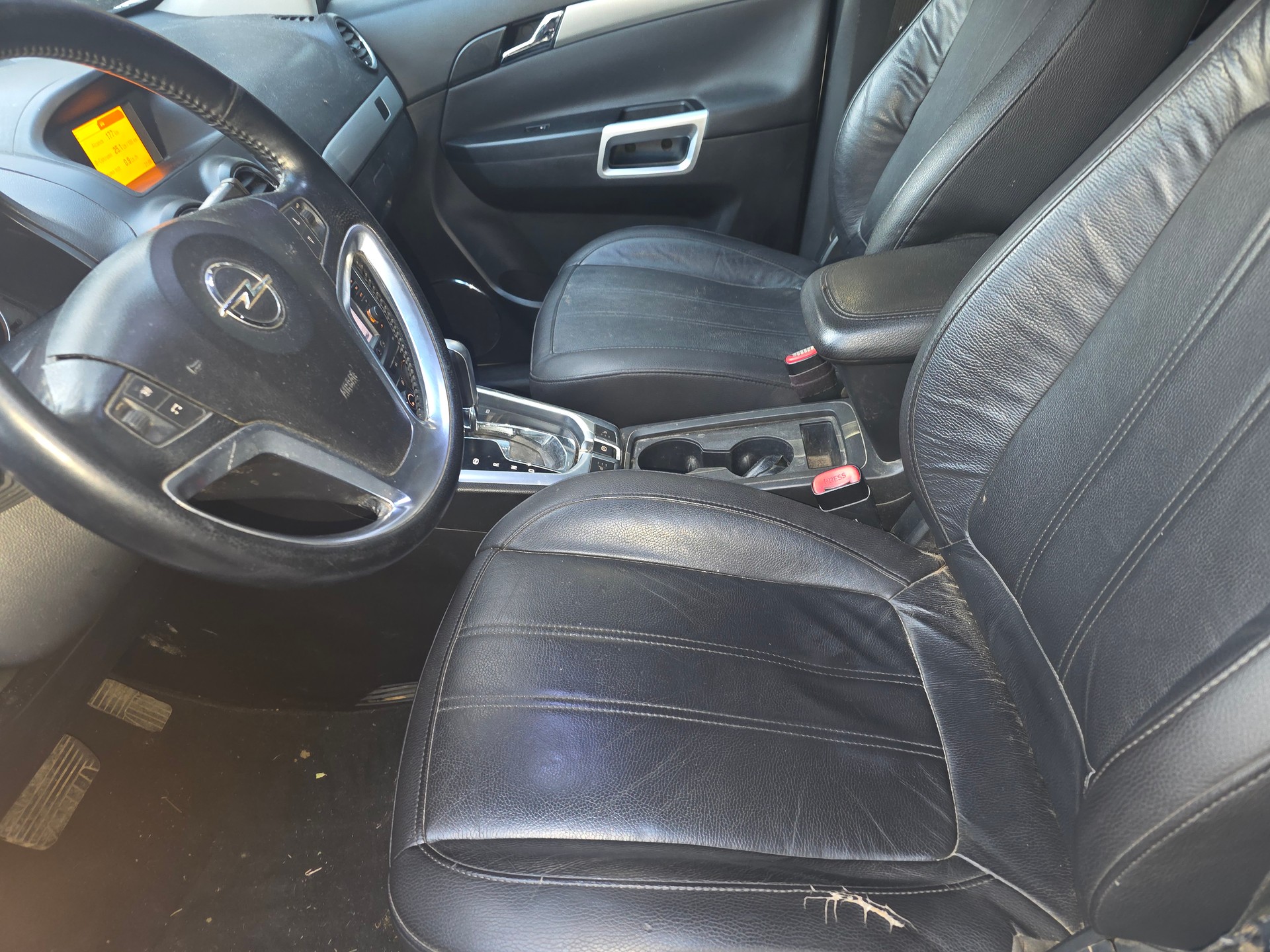 OPEL Antara 2.2 CDTi Cosmo 4WD Automatic-image-2
