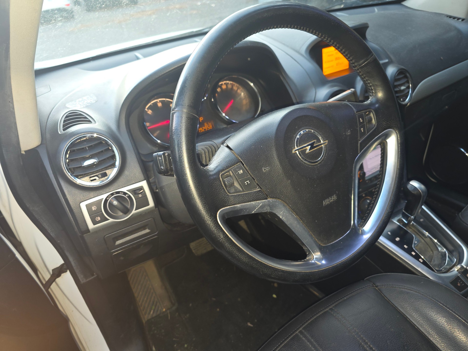 OPEL Antara 2.2 CDTi Cosmo 4WD Automatic-image-1