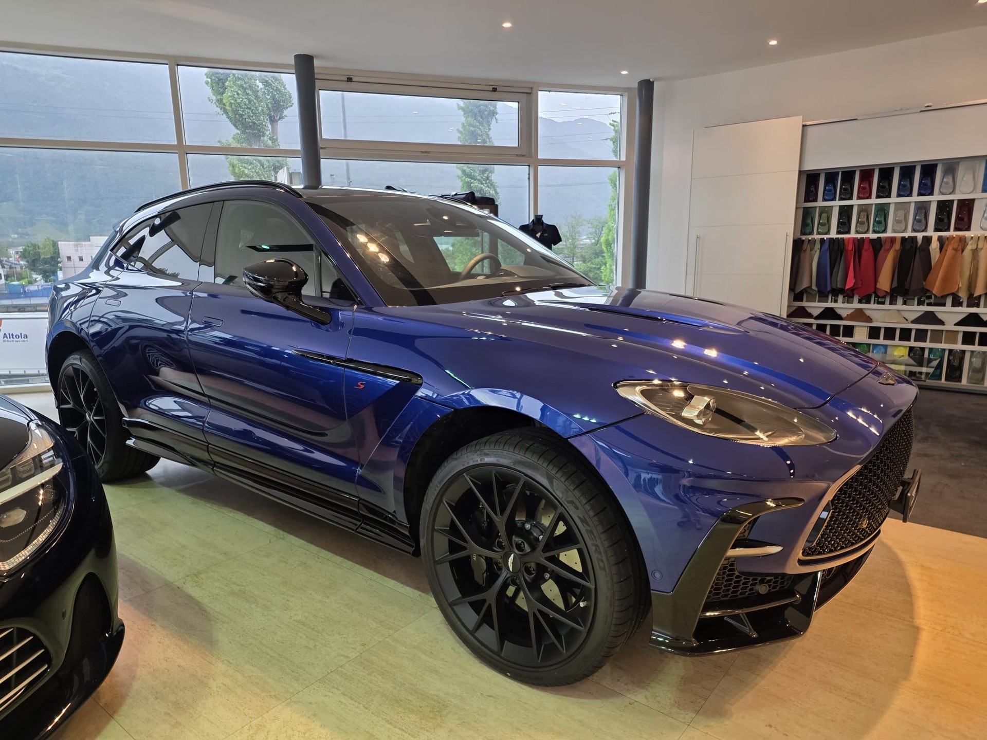 ASTON MARTIN S-image-1