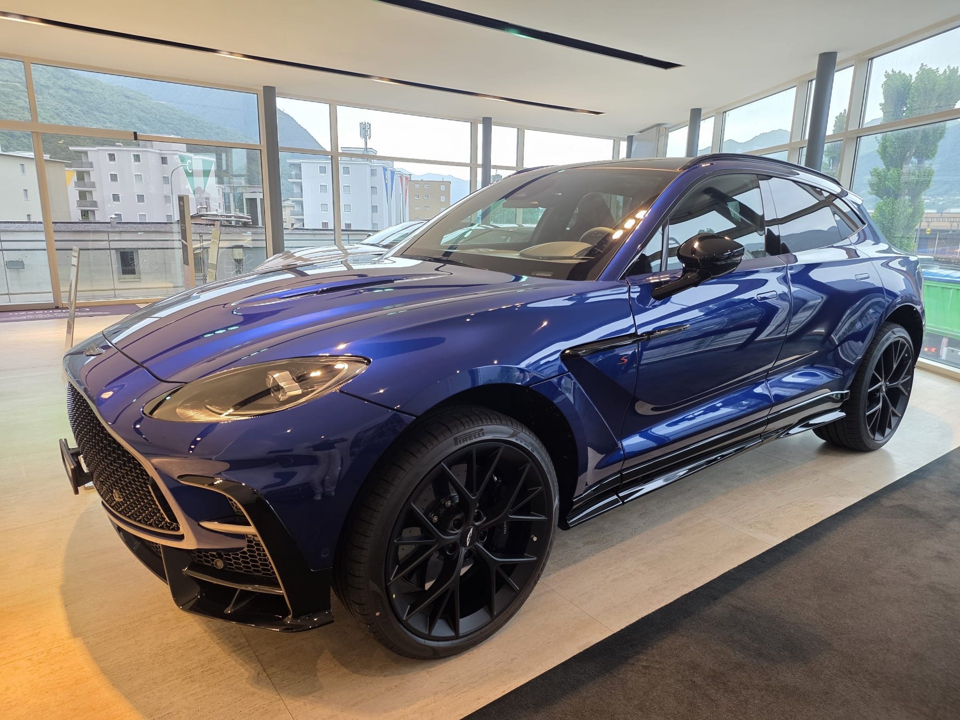 ASTON MARTIN S-image-3