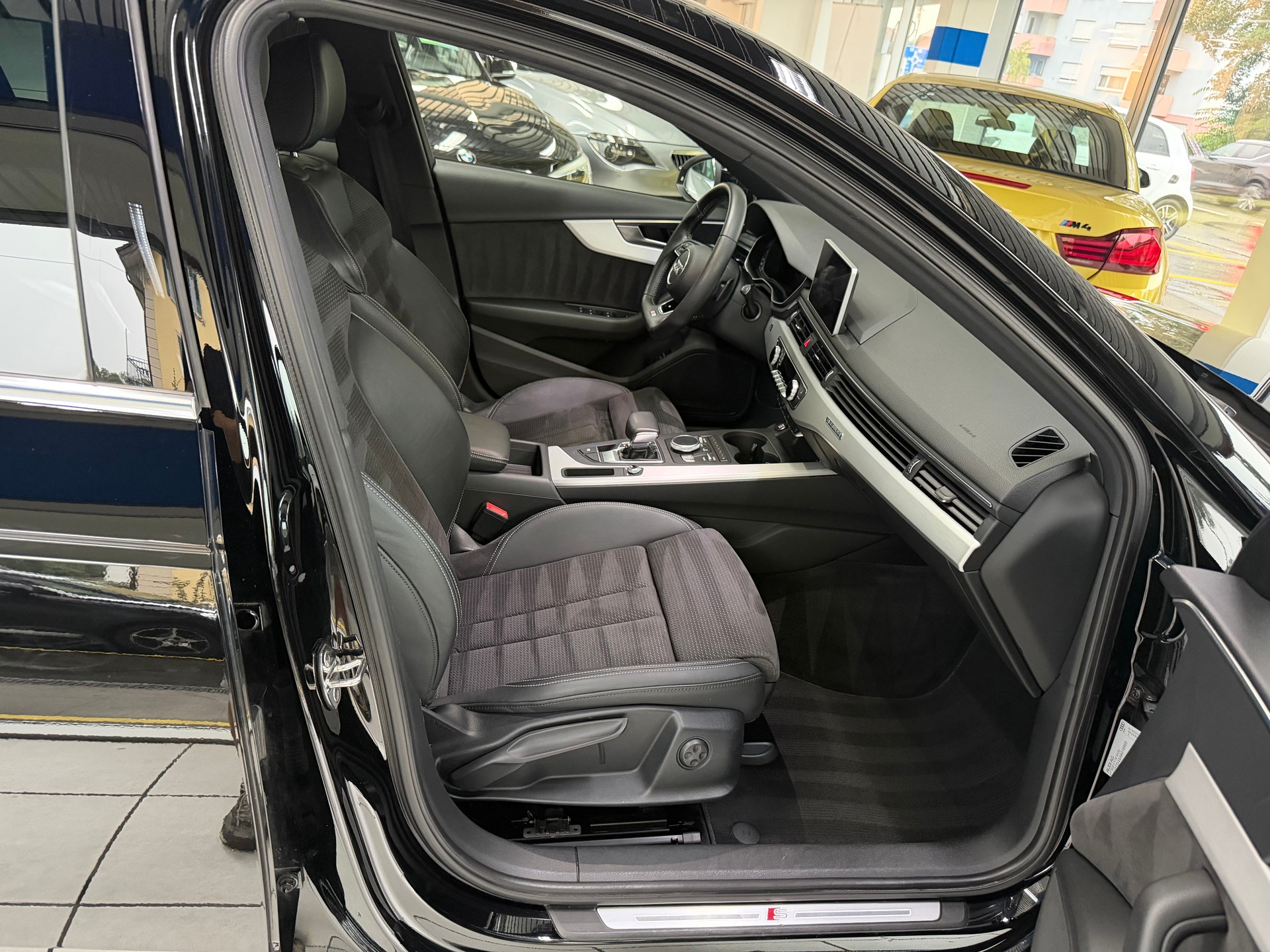 AUDI A4 Avant 3.0 TDI quattro S-tronic S-LINE-image-13