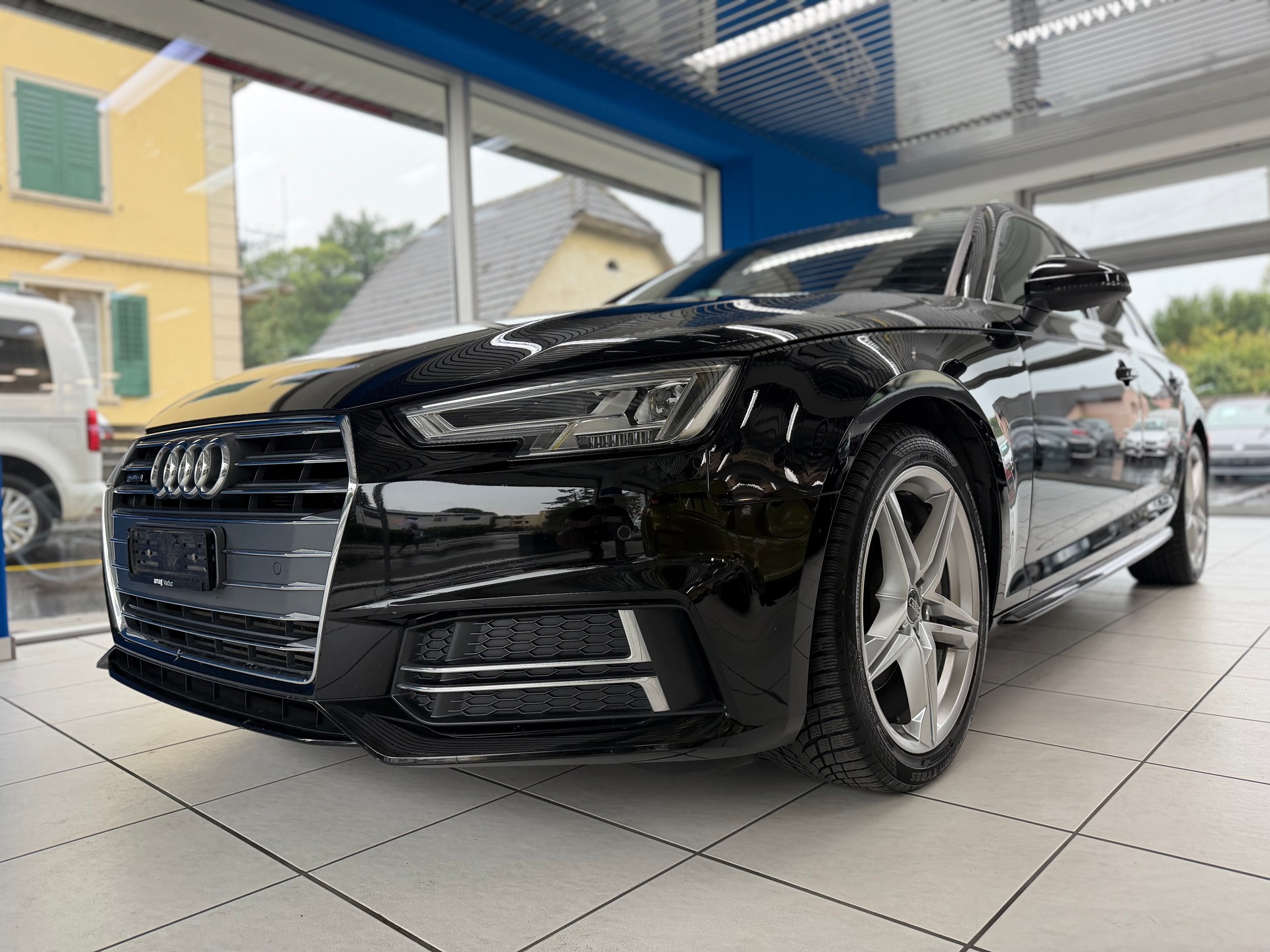 AUDI A4 Avant 3.0 TDI quattro S-tronic S-LINE-image-1