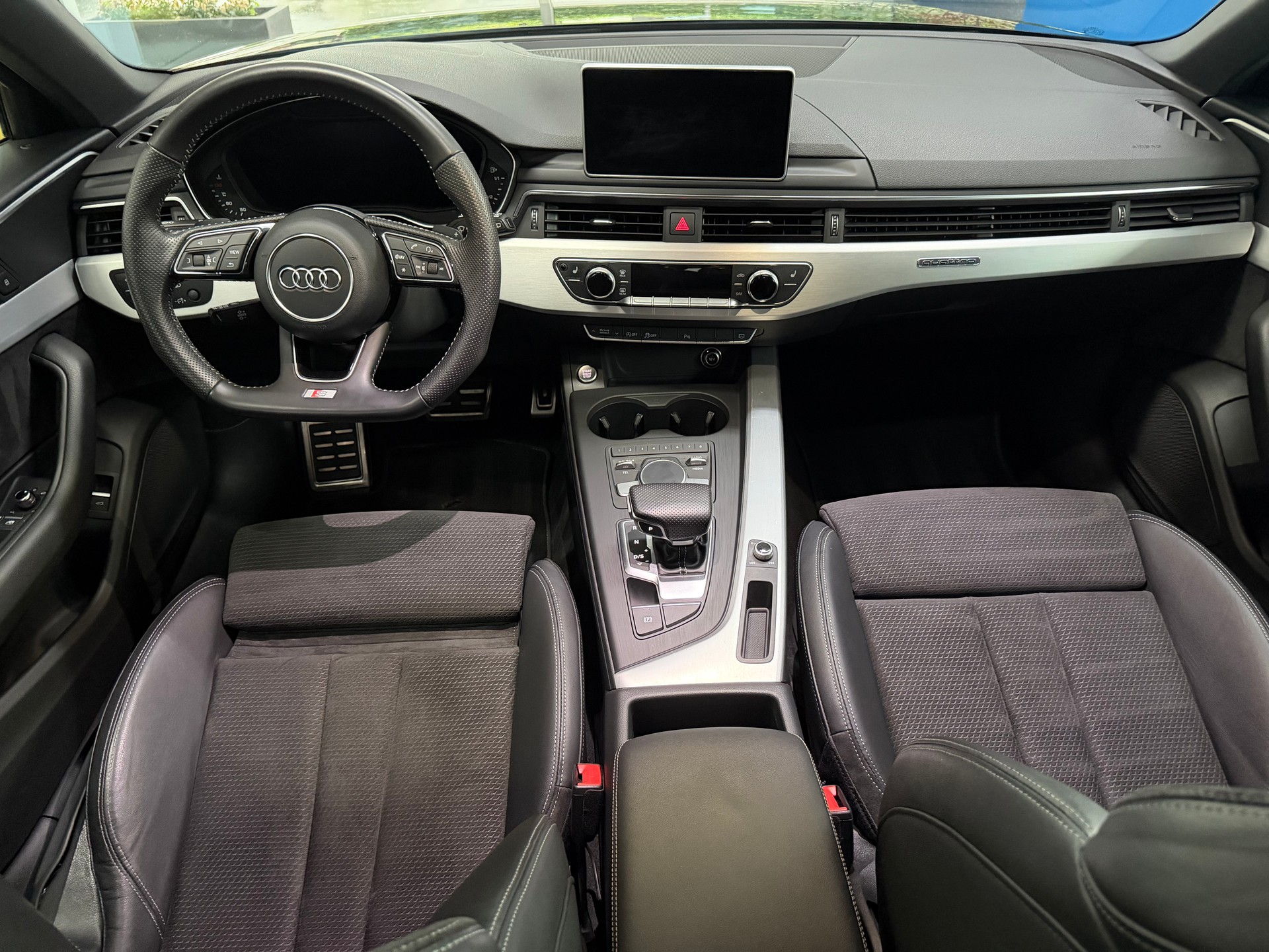 AUDI A4 Avant 3.0 TDI quattro S-tronic S-LINE-image-10