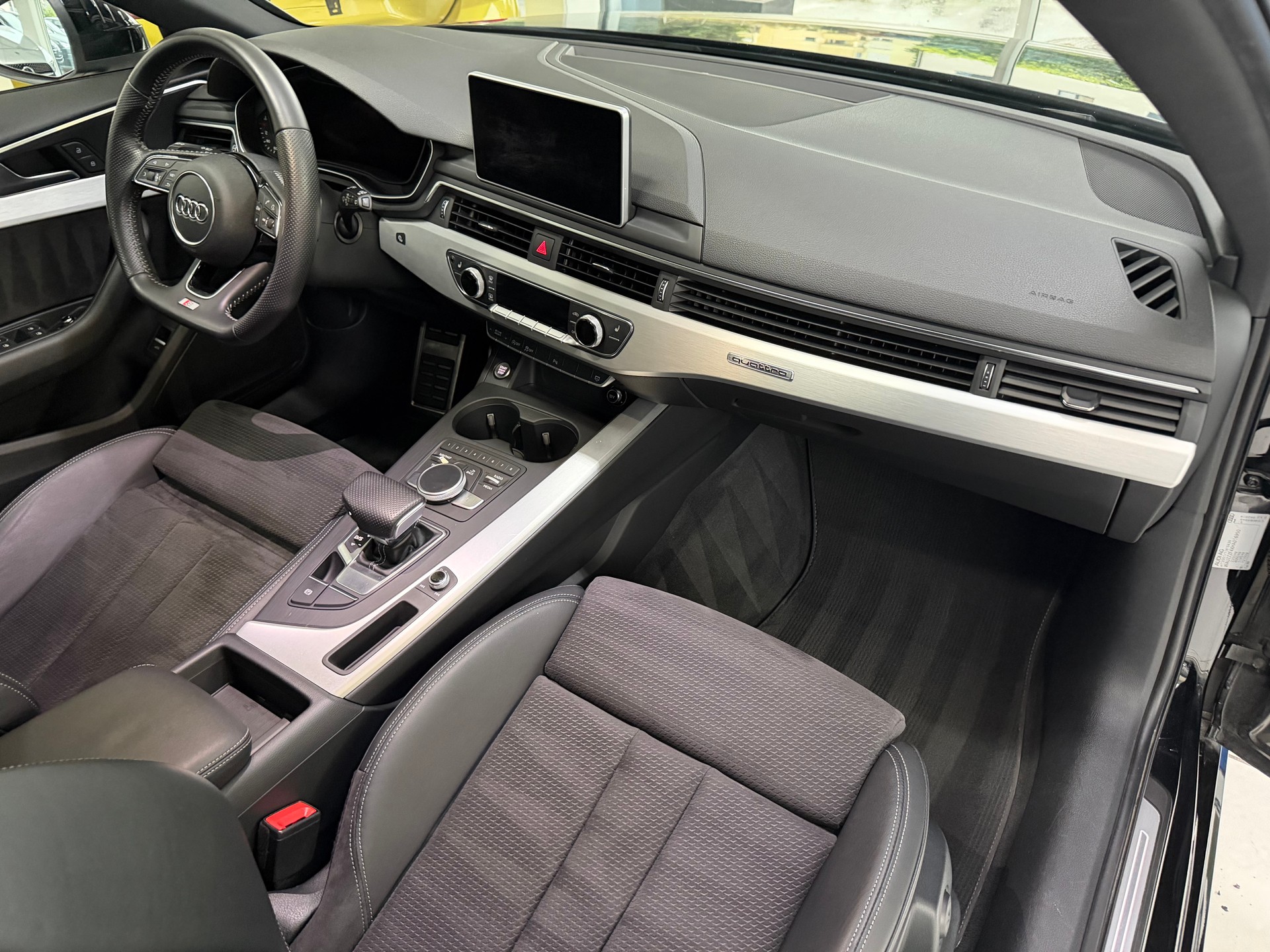 AUDI A4 Avant 3.0 TDI quattro S-tronic S-LINE-image-14