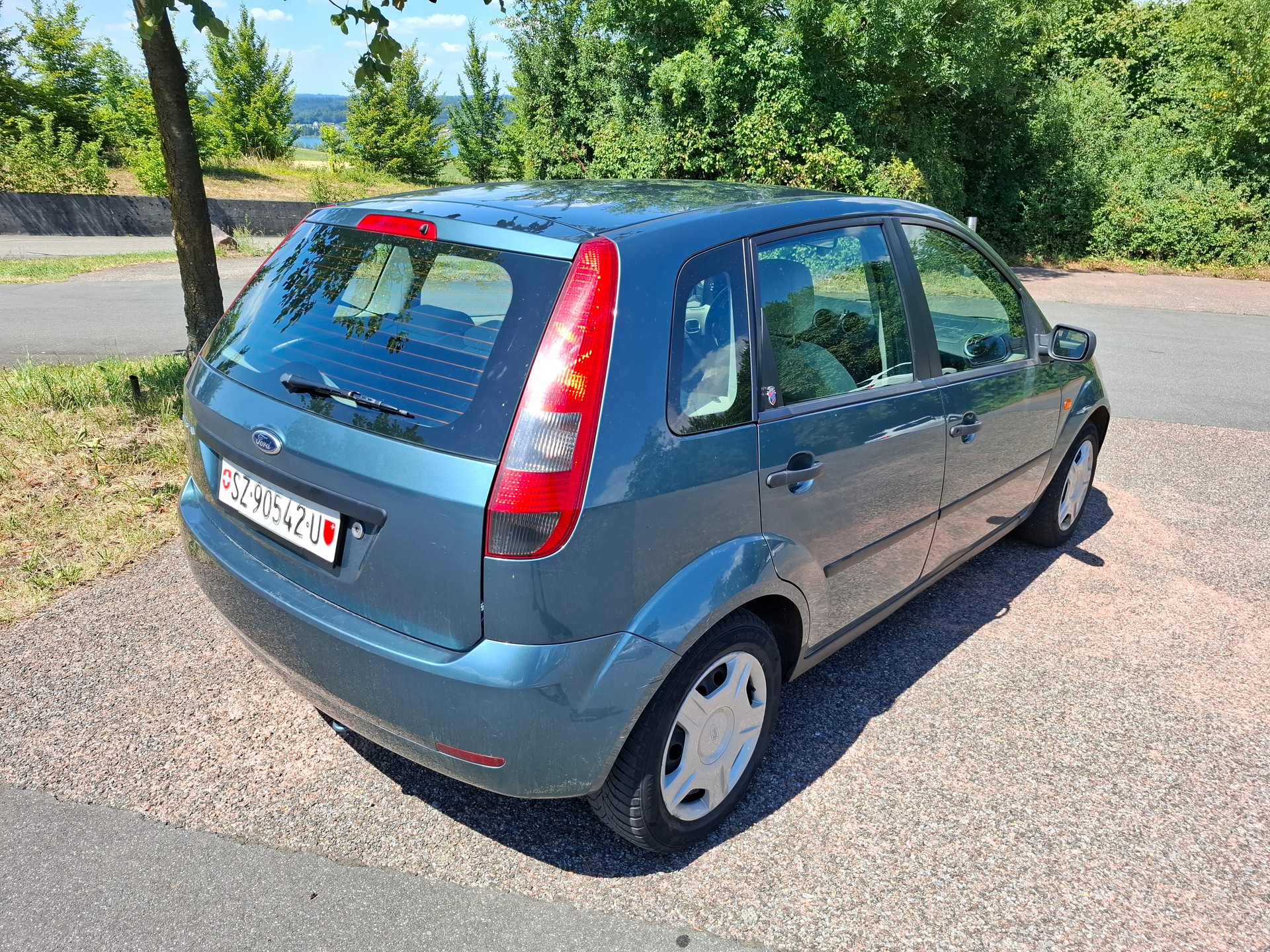 FORD Fiesta 1.4 16V Ghia-image-5