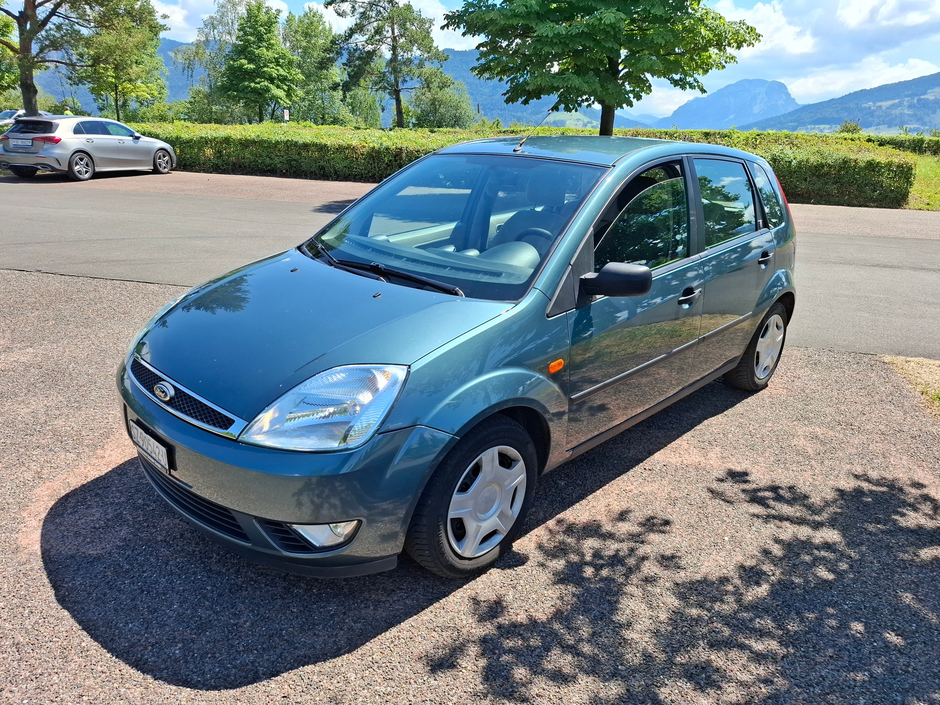 FORD Fiesta 1.4 16V Ghia-image-2