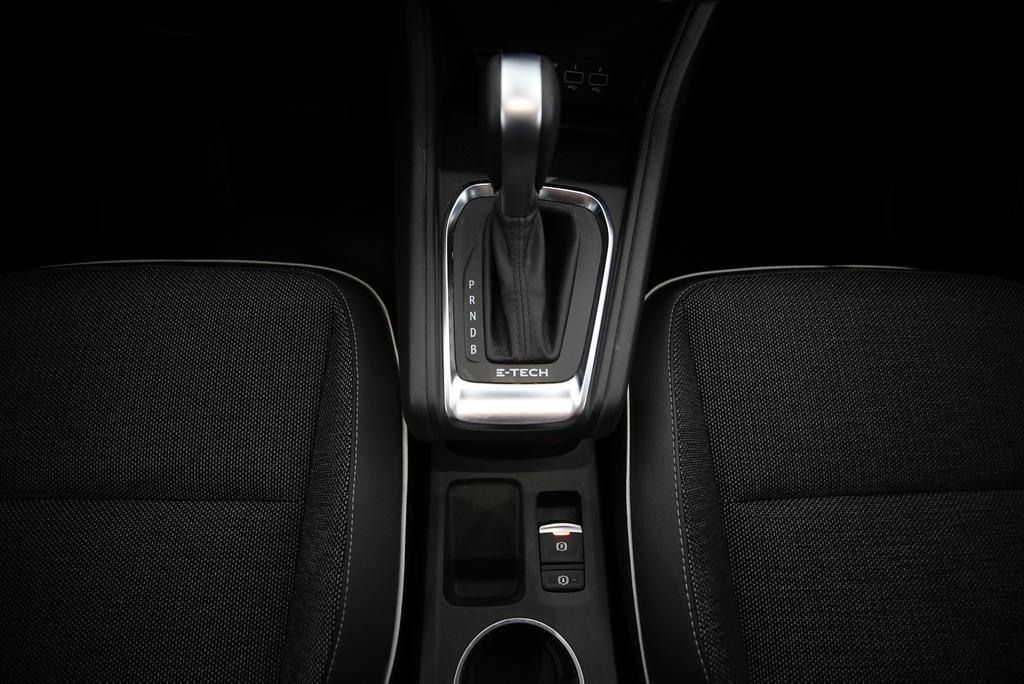 RENAULT Captur 1.6 E-Tech techno-image-7