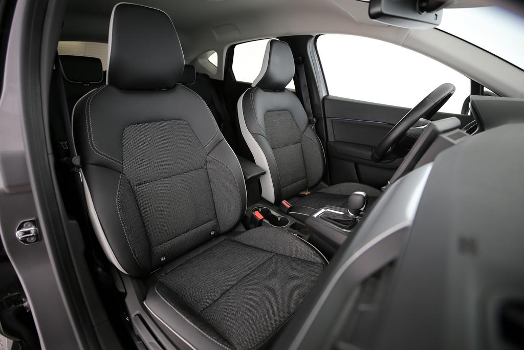 RENAULT Captur 1.6 E-Tech techno-image-10