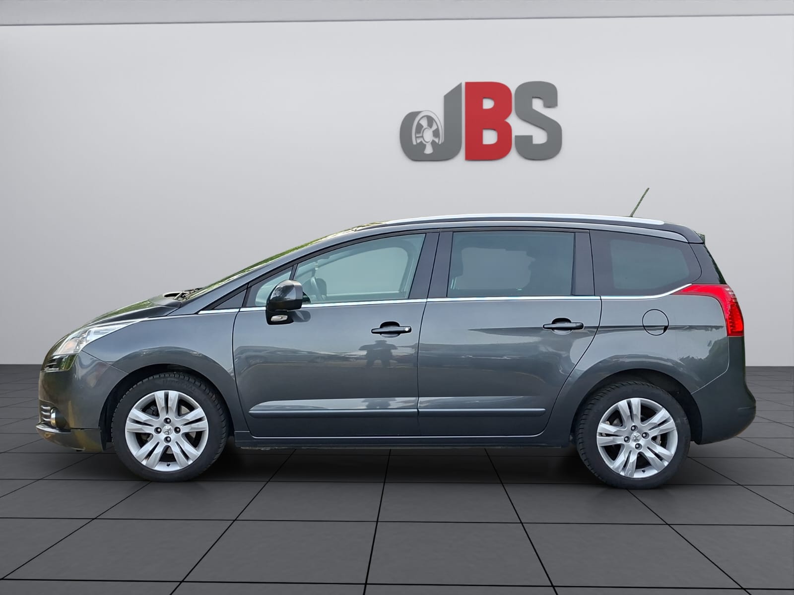 PEUGEOT 5008 1.6 16V T Allure Automatic-image-3