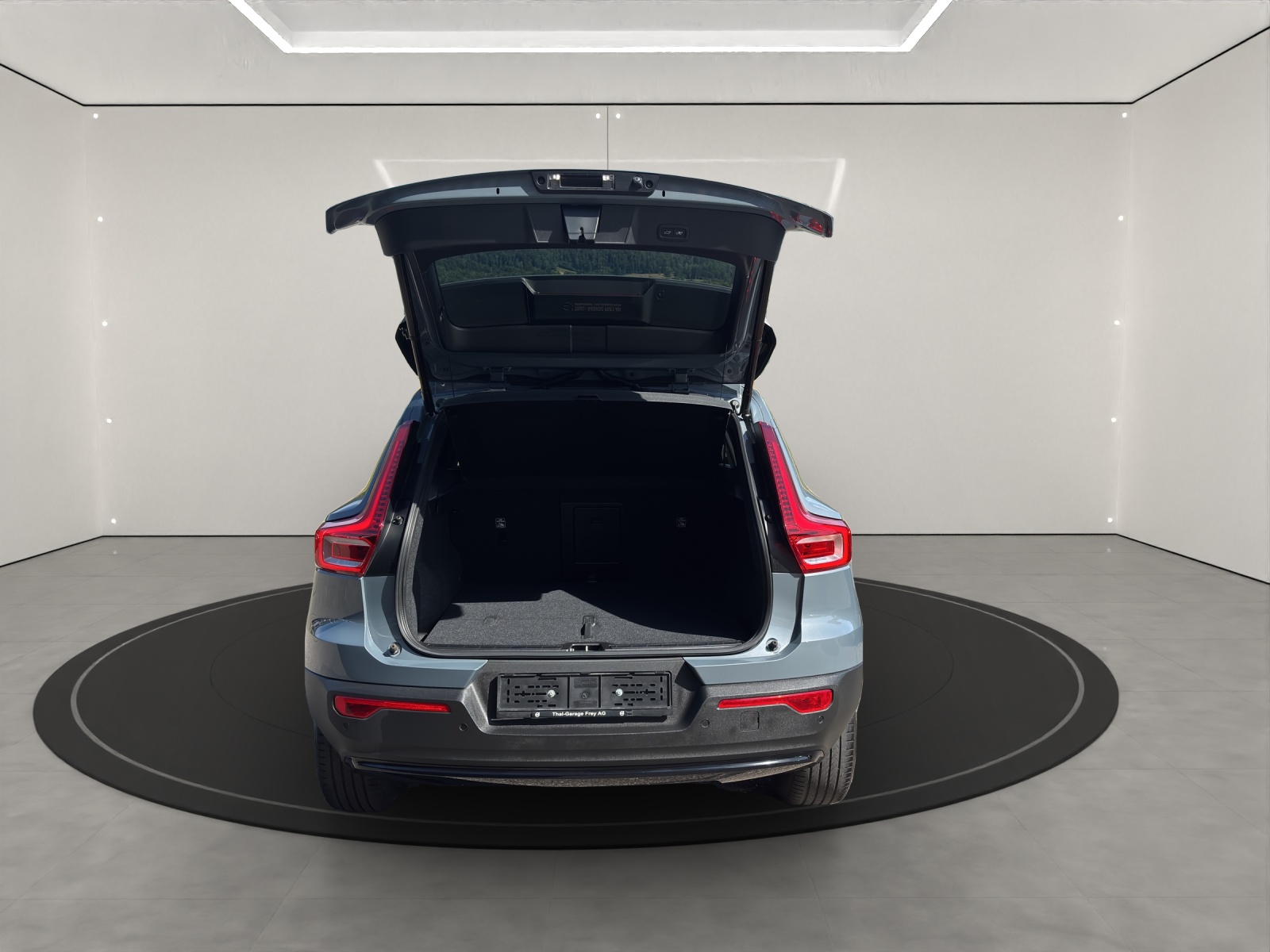 VOLVO XC40 2.0 B3 MH Plus Dark-image-10