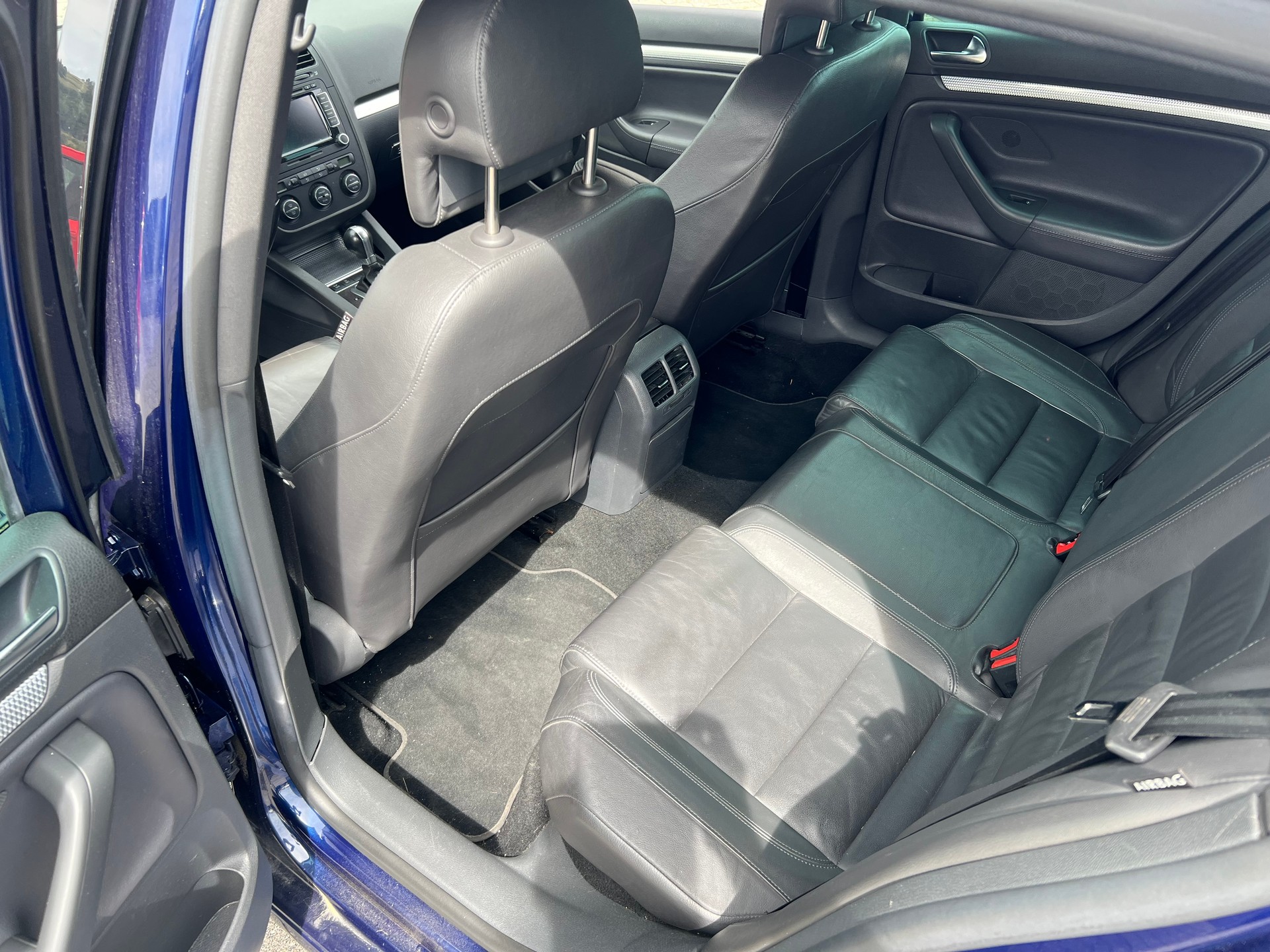 VW Golf VI R32 V6 4Motion DSG-image-6