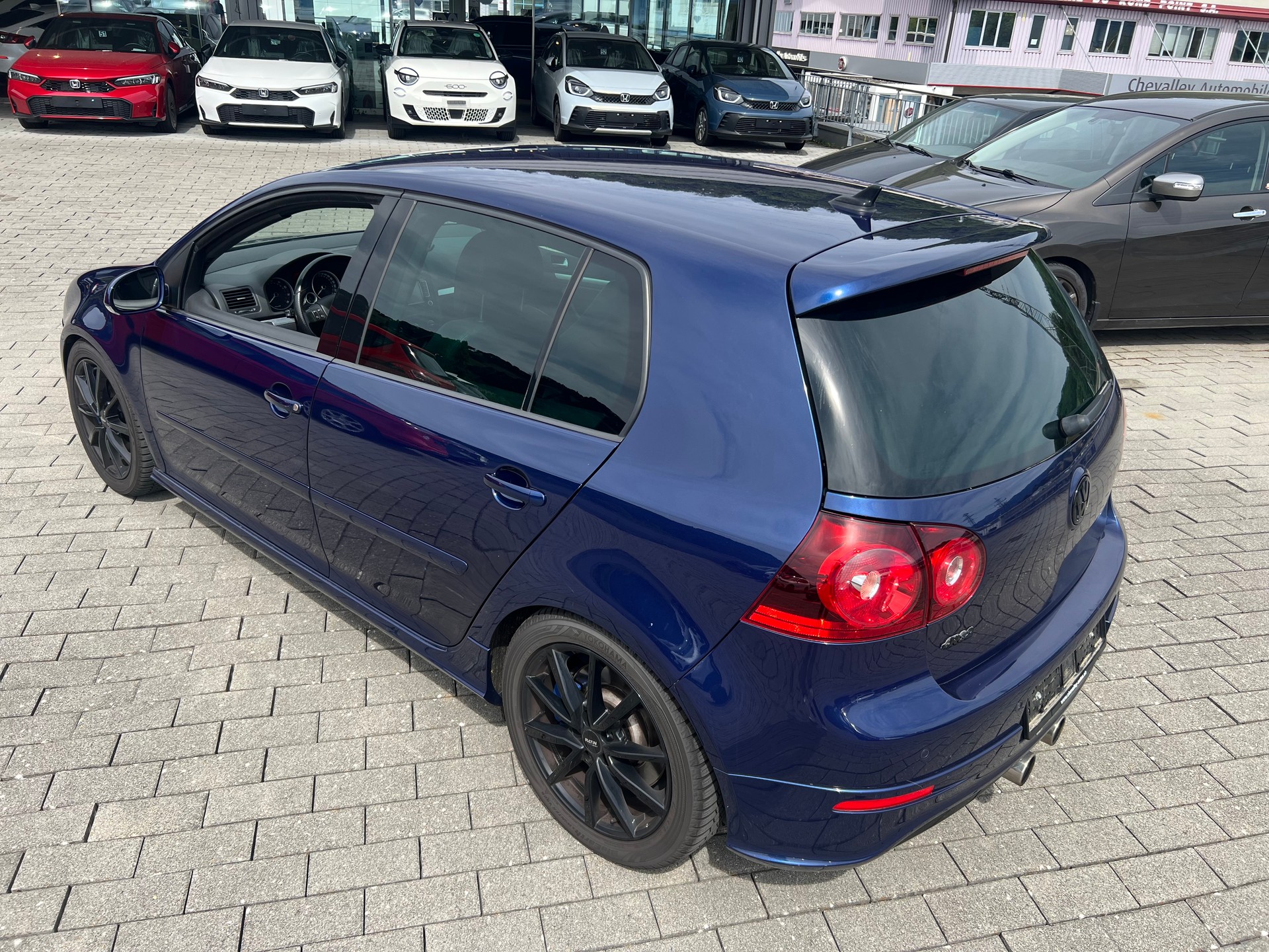 VW Golf VI R32 V6 4Motion DSG-image-12