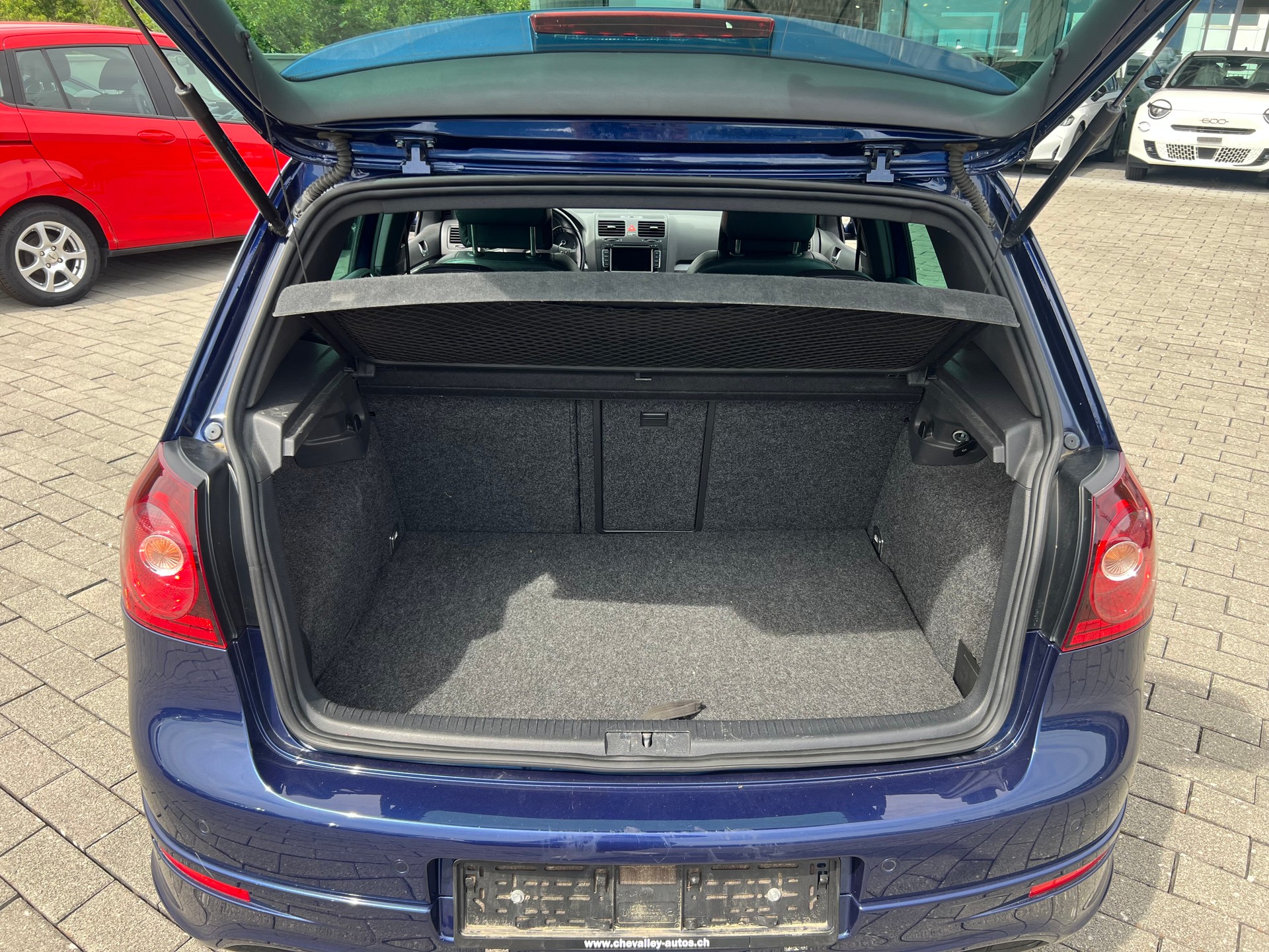 VW Golf VI R32 V6 4Motion DSG-image-4