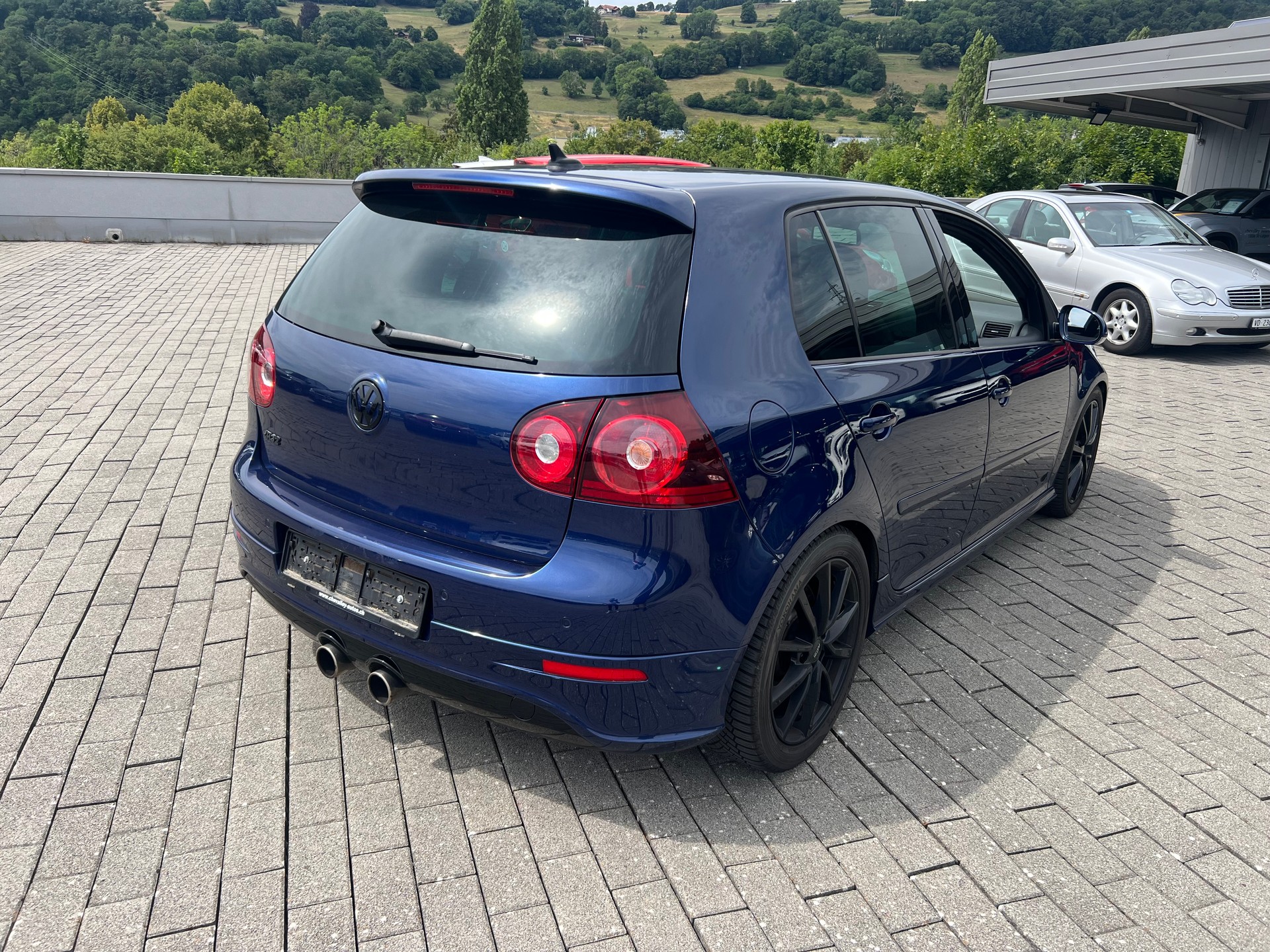 VW Golf VI R32 V6 4Motion DSG-image-2