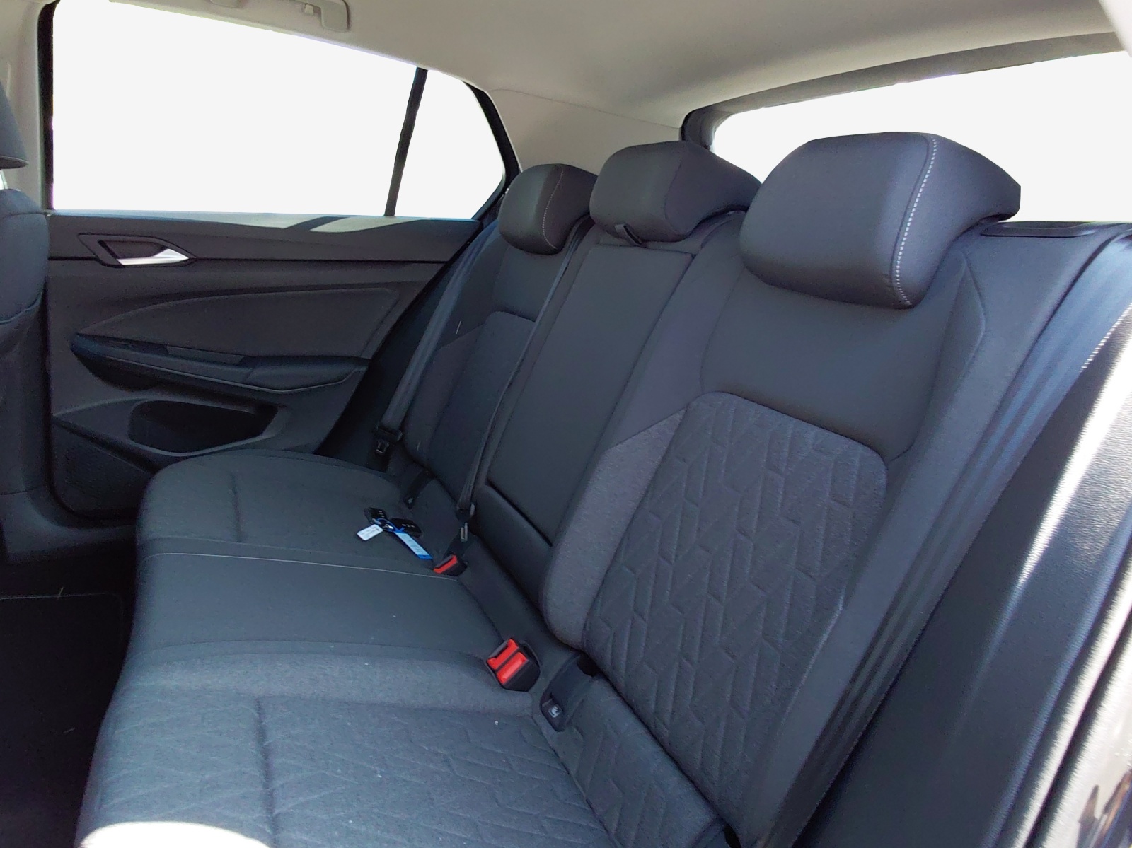 VW Golf 1.5 e TSI mHEV United DSG-image-11