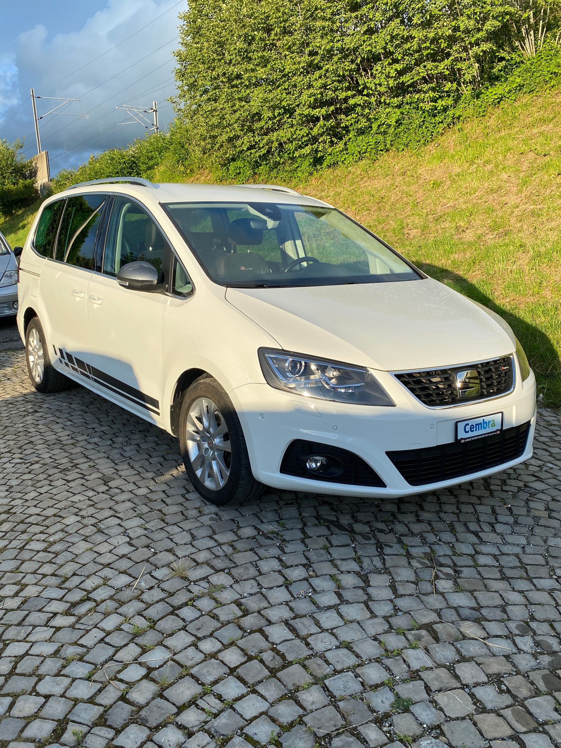 SEAT Alhambra 2.0 TDI 4Drive SWISS FR-image-1