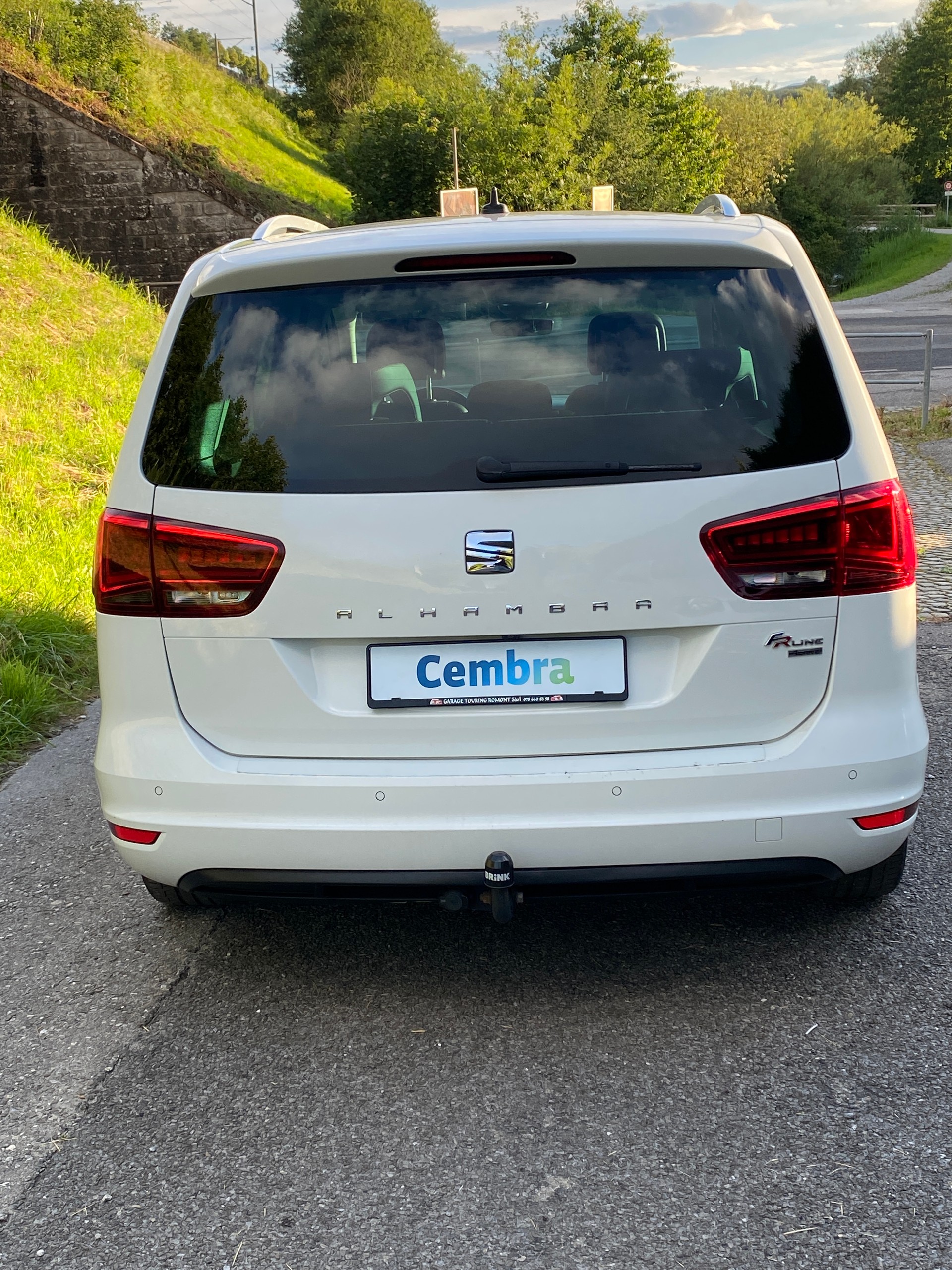 SEAT Alhambra 2.0 TDI 4Drive SWISS FR-image-2