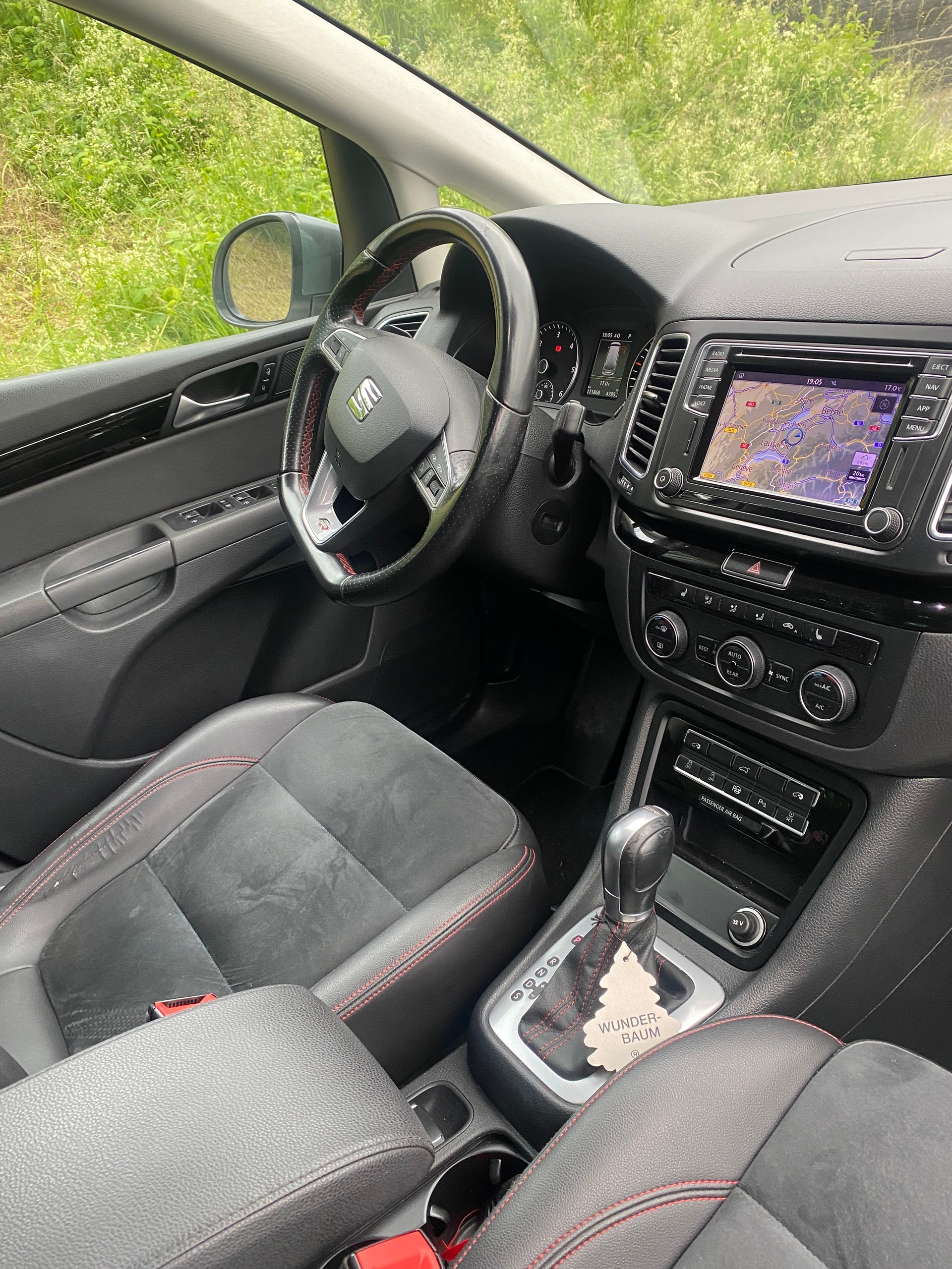 SEAT Alhambra 2.0 TDI 4Drive SWISS FR-image-9