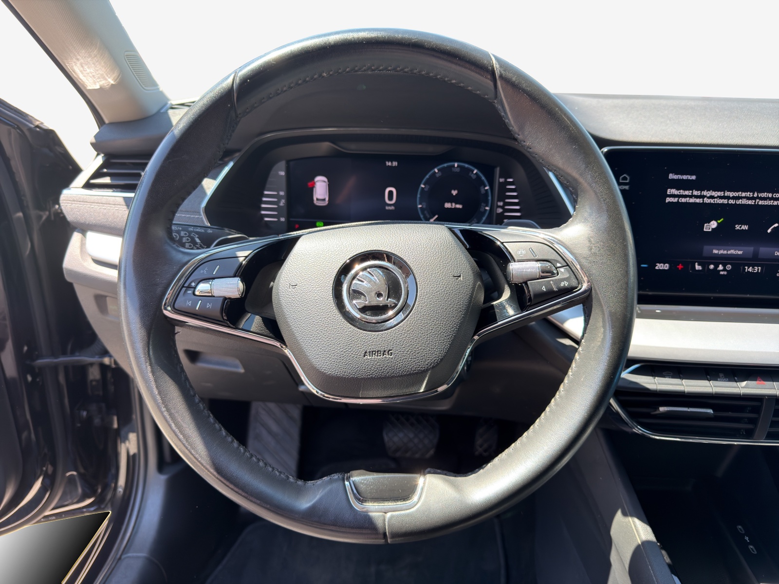 SKODA Octavia Combi 1.5 TSI mHEV DSG Style-image-9
