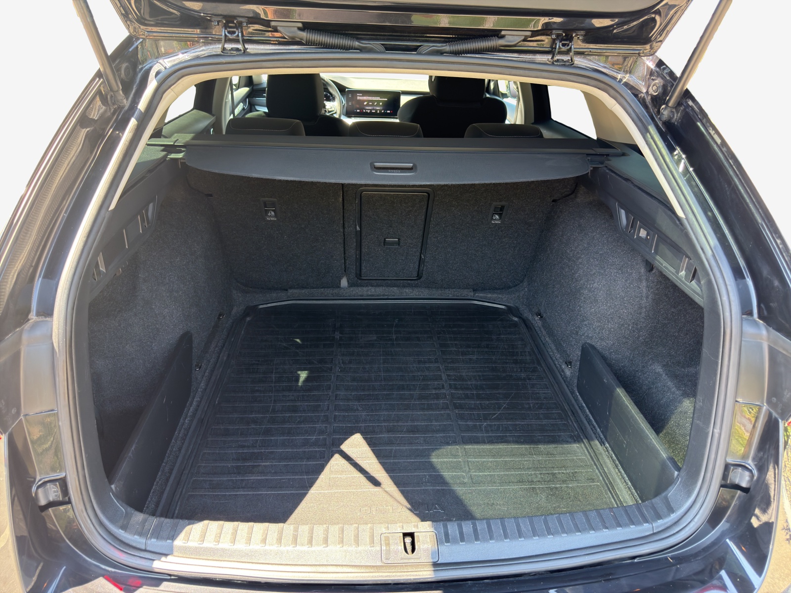SKODA Octavia Combi 1.5 TSI mHEV DSG Style-image-12