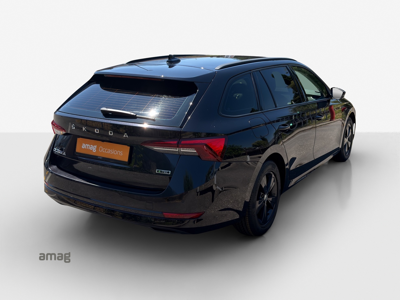 SKODA Octavia Combi 1.5 TSI mHEV DSG Style-image-4