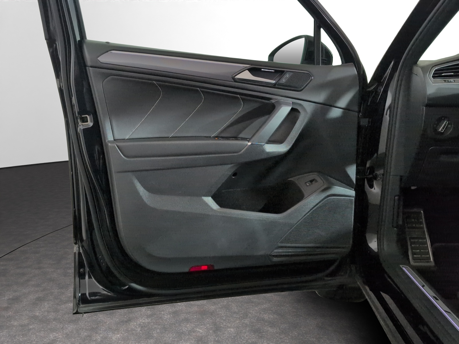 VW Tiguan Allspace 2.0TSI Highline 4Motion DSG-image-13