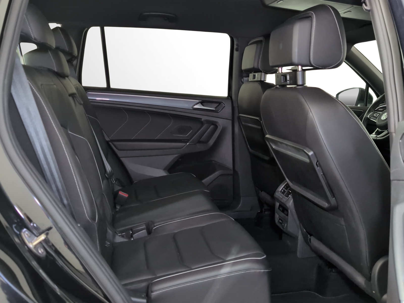 VW Tiguan Allspace 2.0TSI Highline 4Motion DSG-image-8