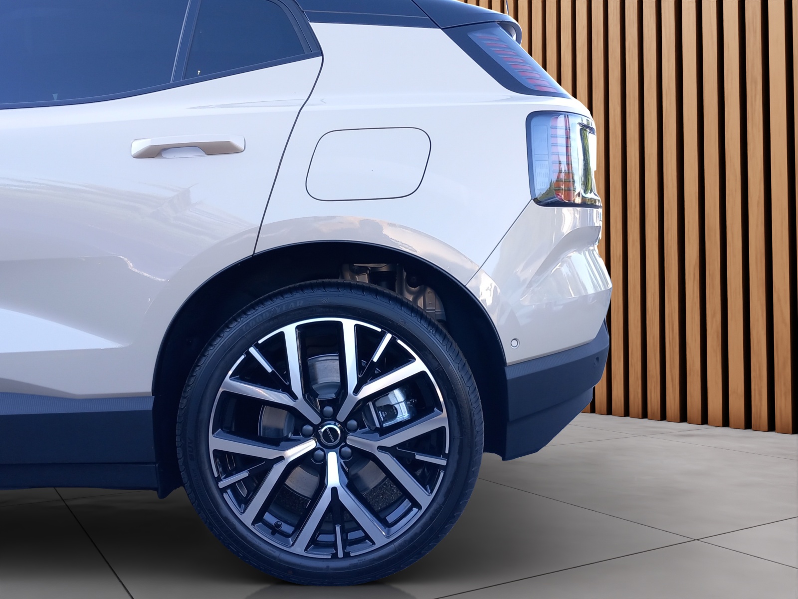 VOLVO EX30 E60 Twin Ultra Performance AWD-image-23