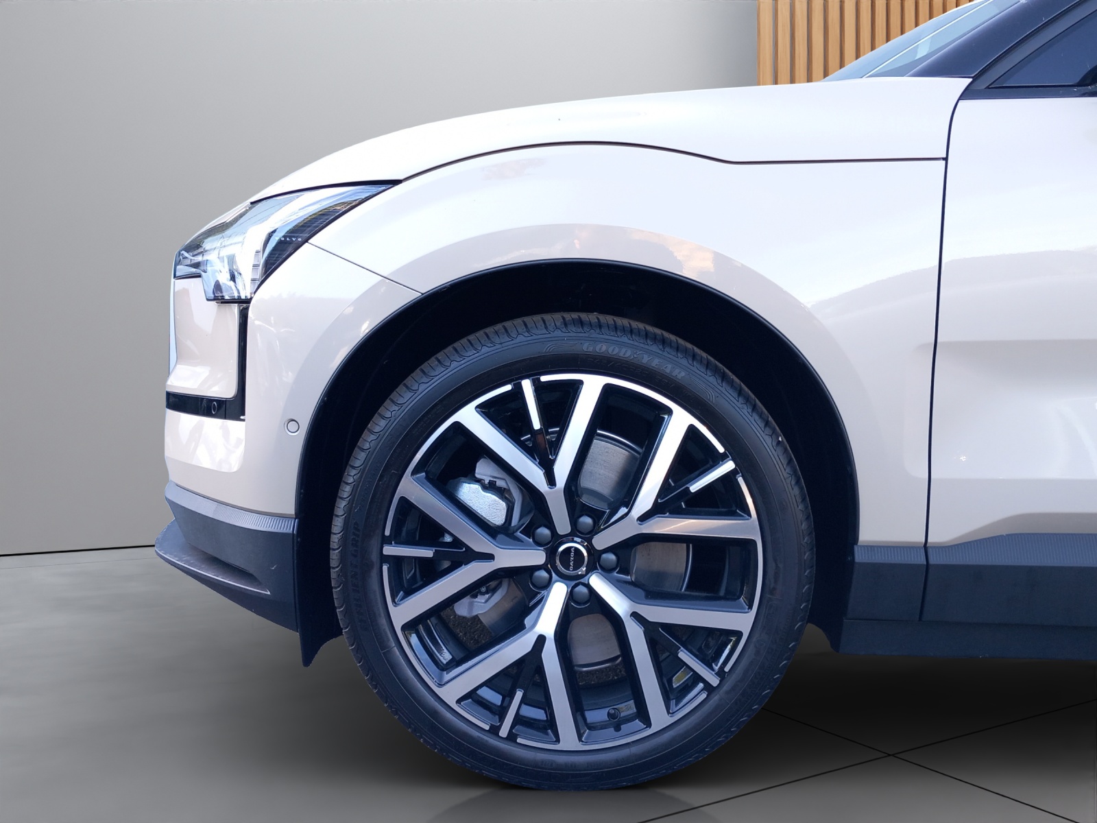 VOLVO EX30 E60 Twin Ultra Performance AWD-image-22