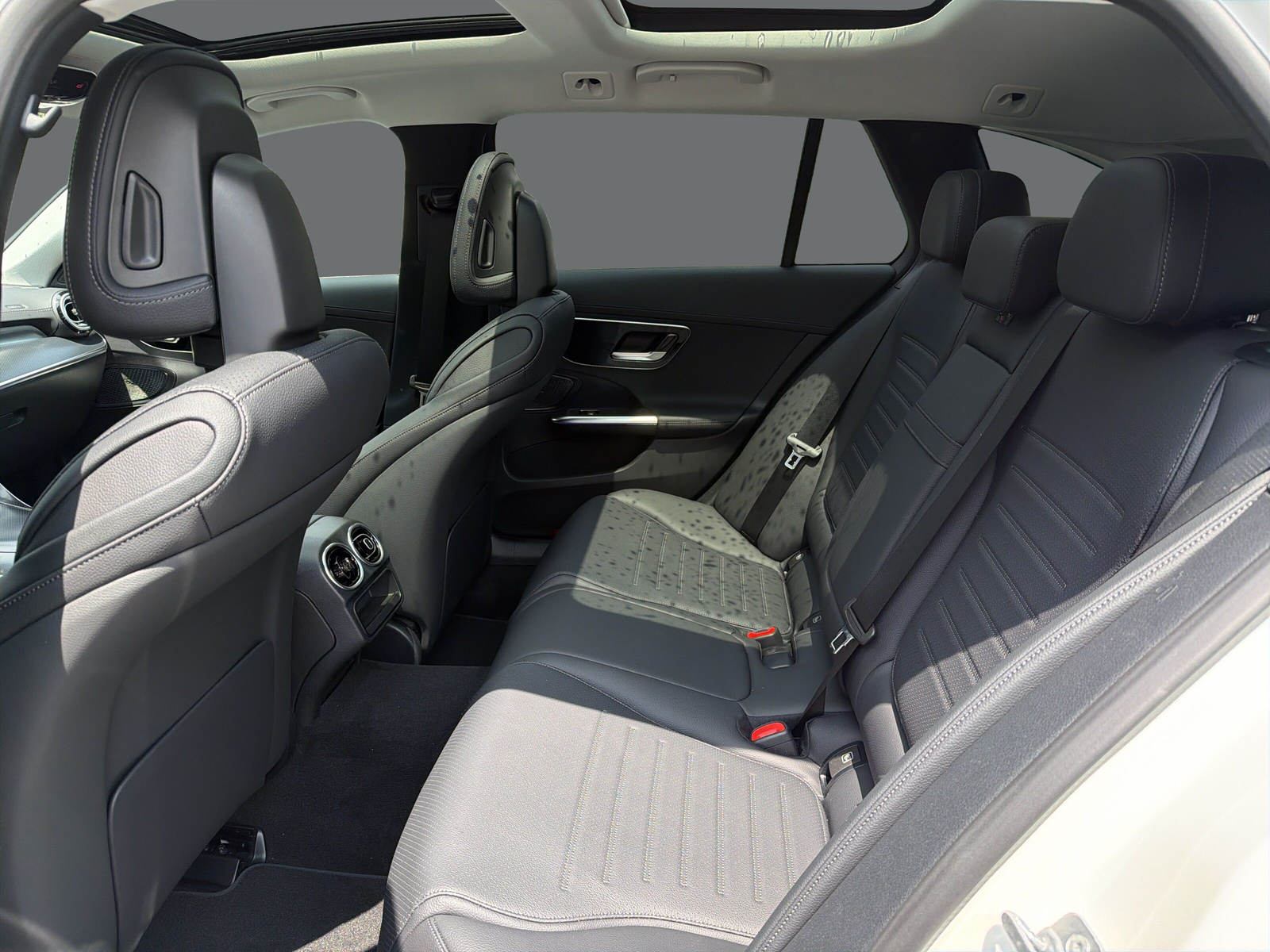 MERCEDES-BENZ C 300 T 4 Matic-image-12