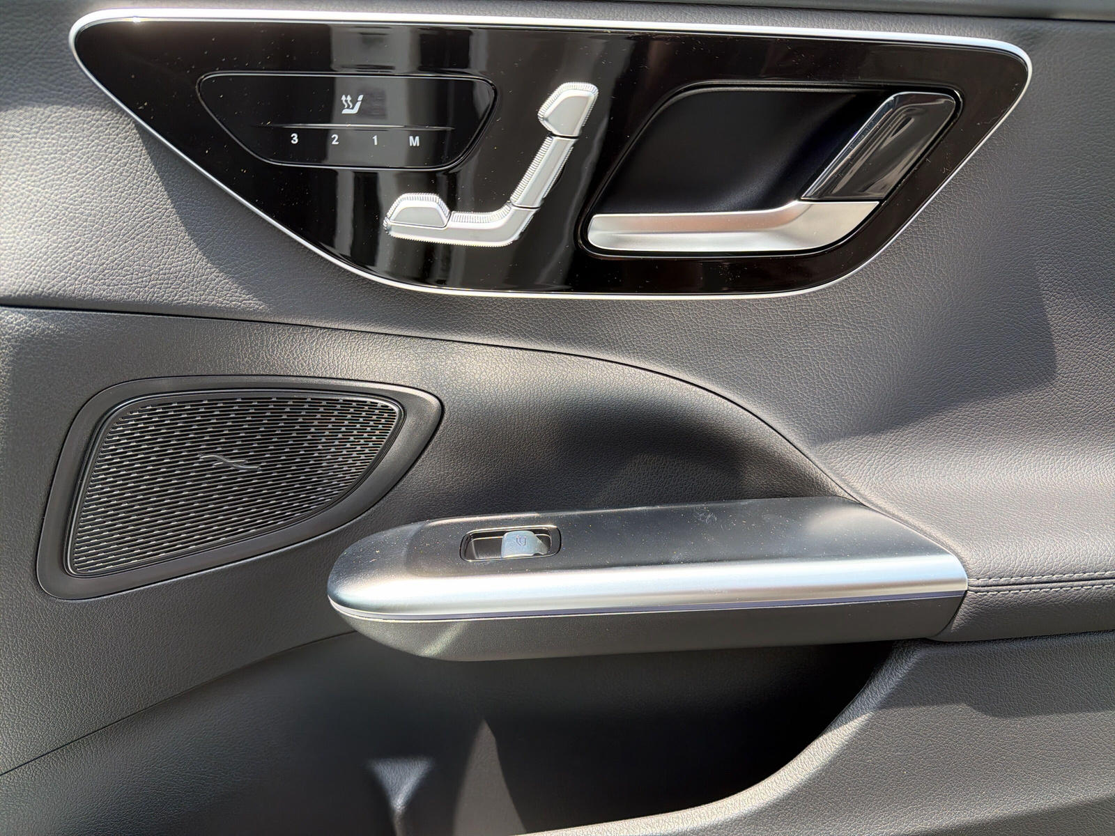 MERCEDES-BENZ C 300 T 4 Matic-image-15