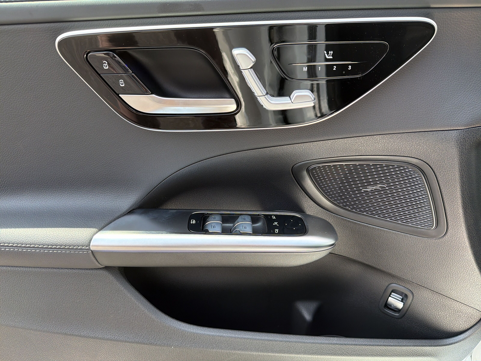 MERCEDES-BENZ C 300 T 4 Matic-image-11