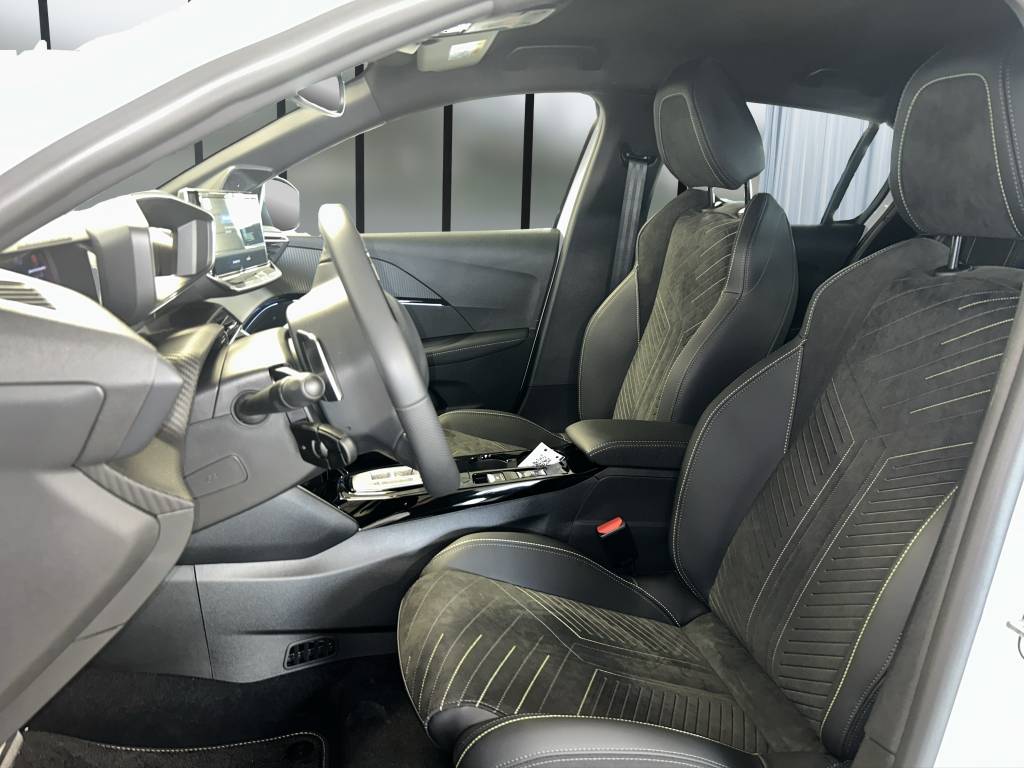 PEUGEOT 208 1.2 MHEV 145 GT-image-7