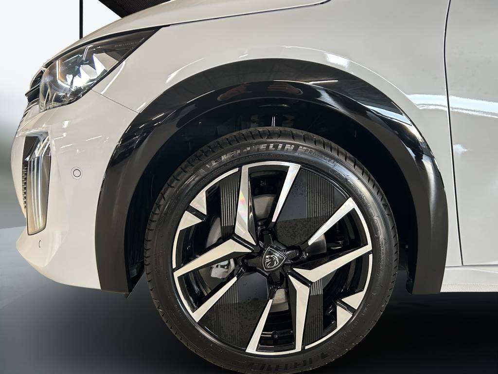 PEUGEOT 208 1.2 MHEV 145 GT-image-15