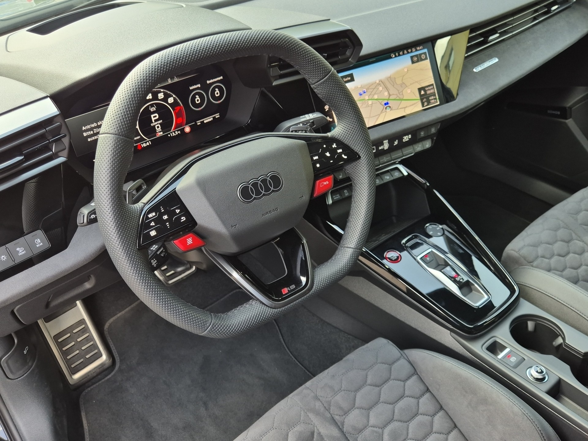 AUDI RS3 Sportback 2.5 TSI quattro S-tronic-image-9