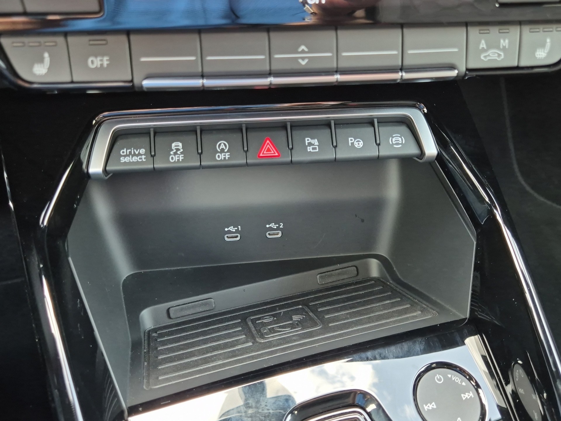 AUDI RS3 Sportback 2.5 TSI quattro S-tronic-image-17