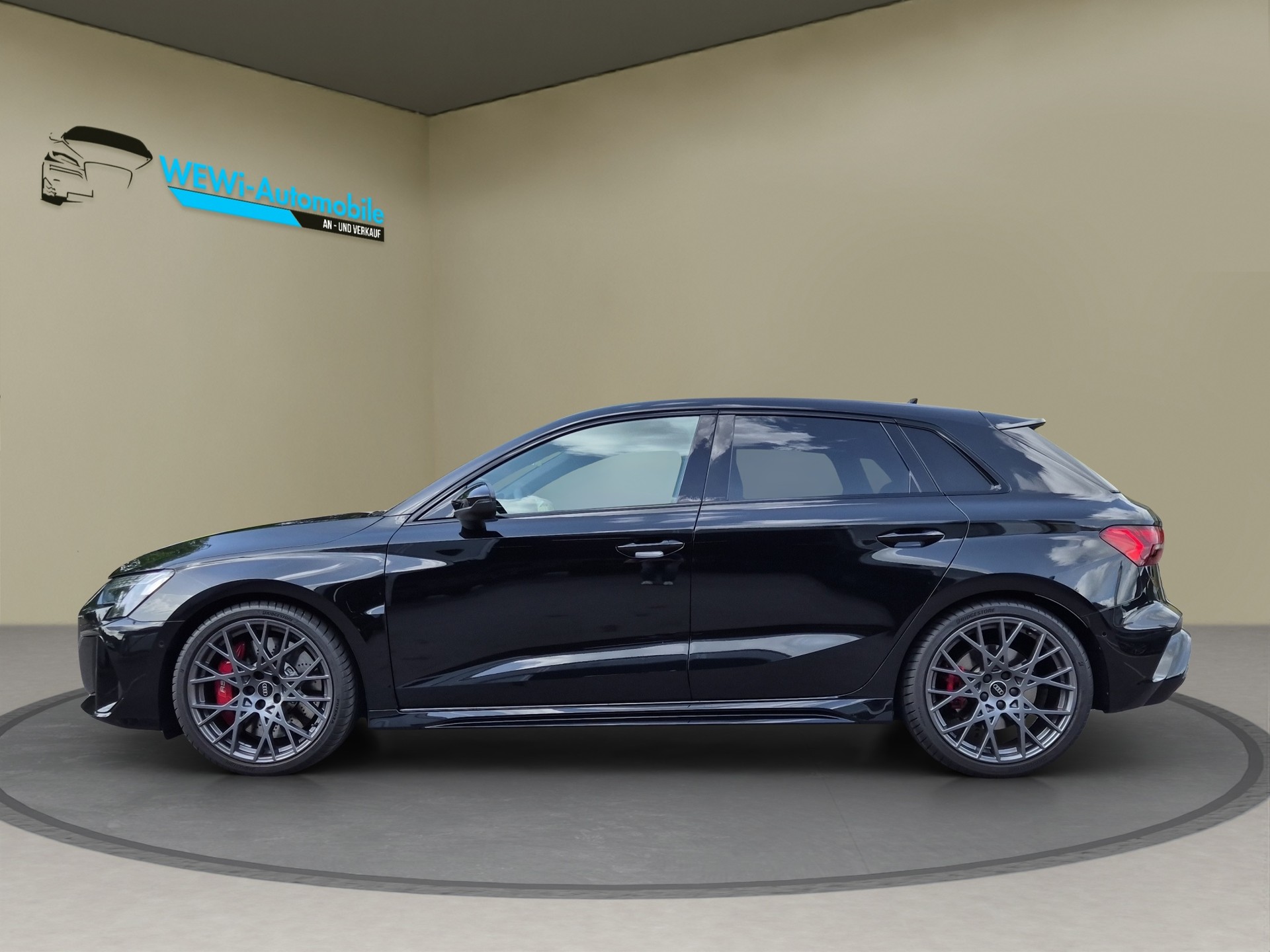 AUDI RS3 Sportback 2.5 TSI quattro S-tronic-image-1