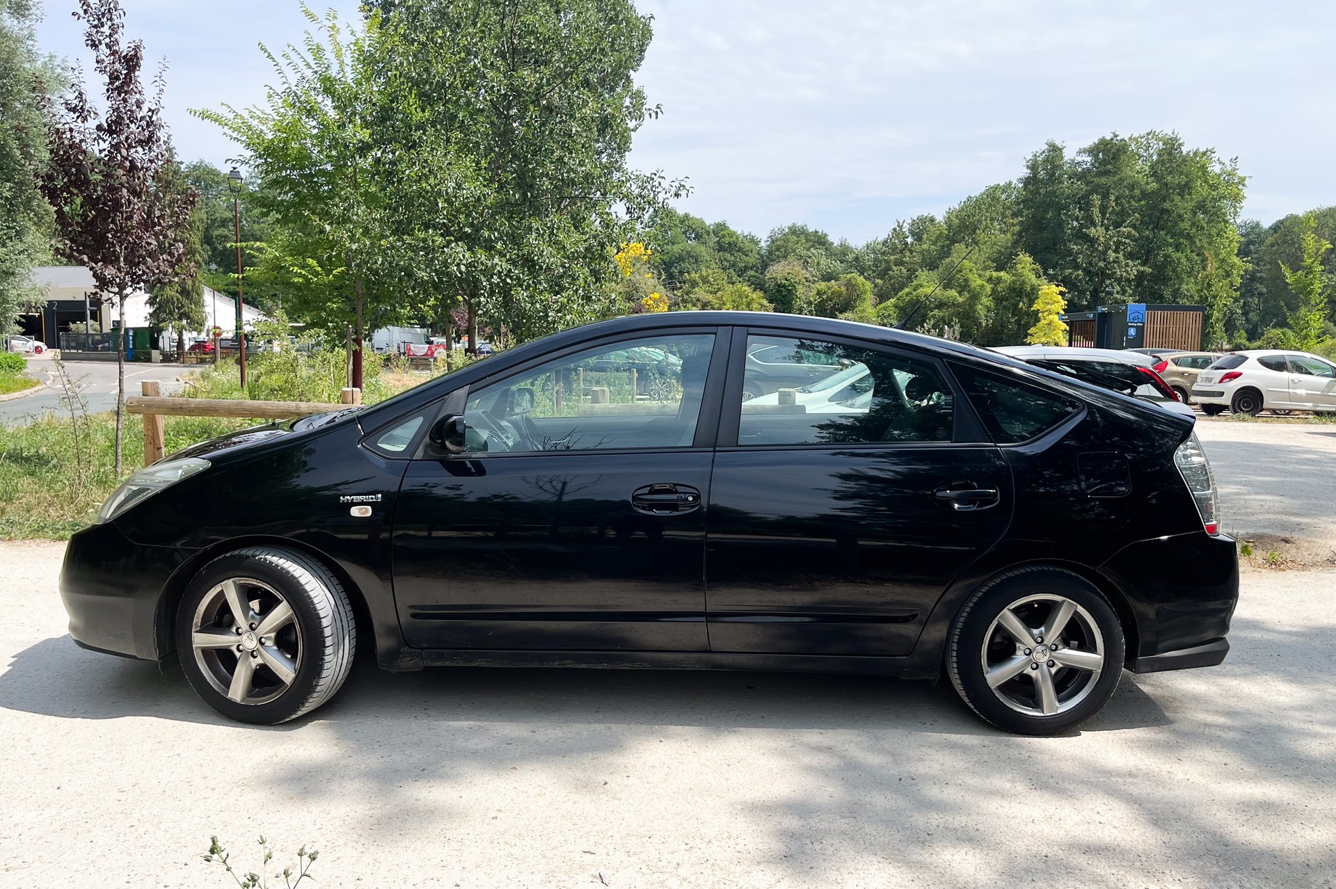 TOYOTA 1.5 VVTi HSD Limited-image-2