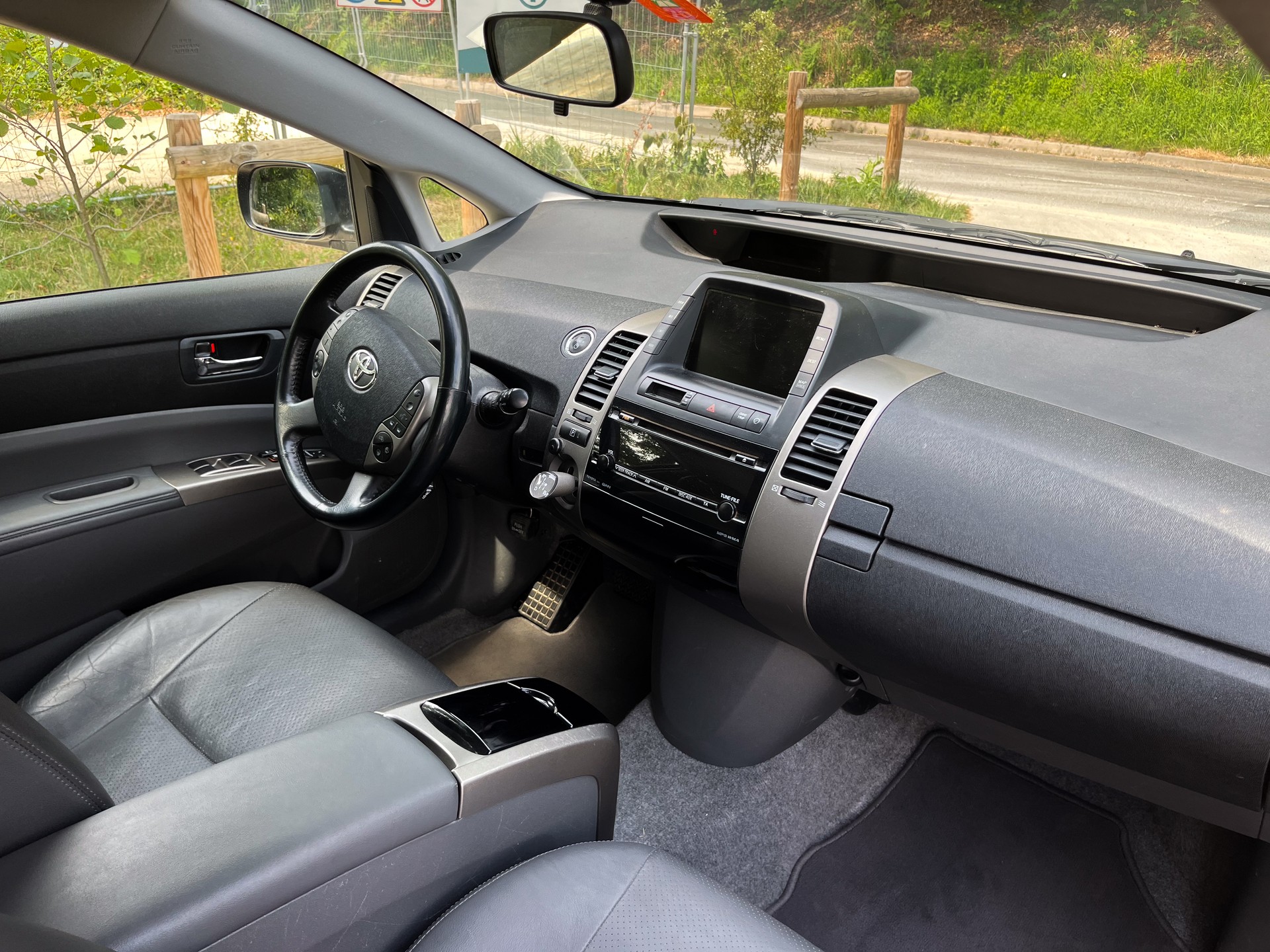 TOYOTA 1.5 VVTi HSD Limited-image-7