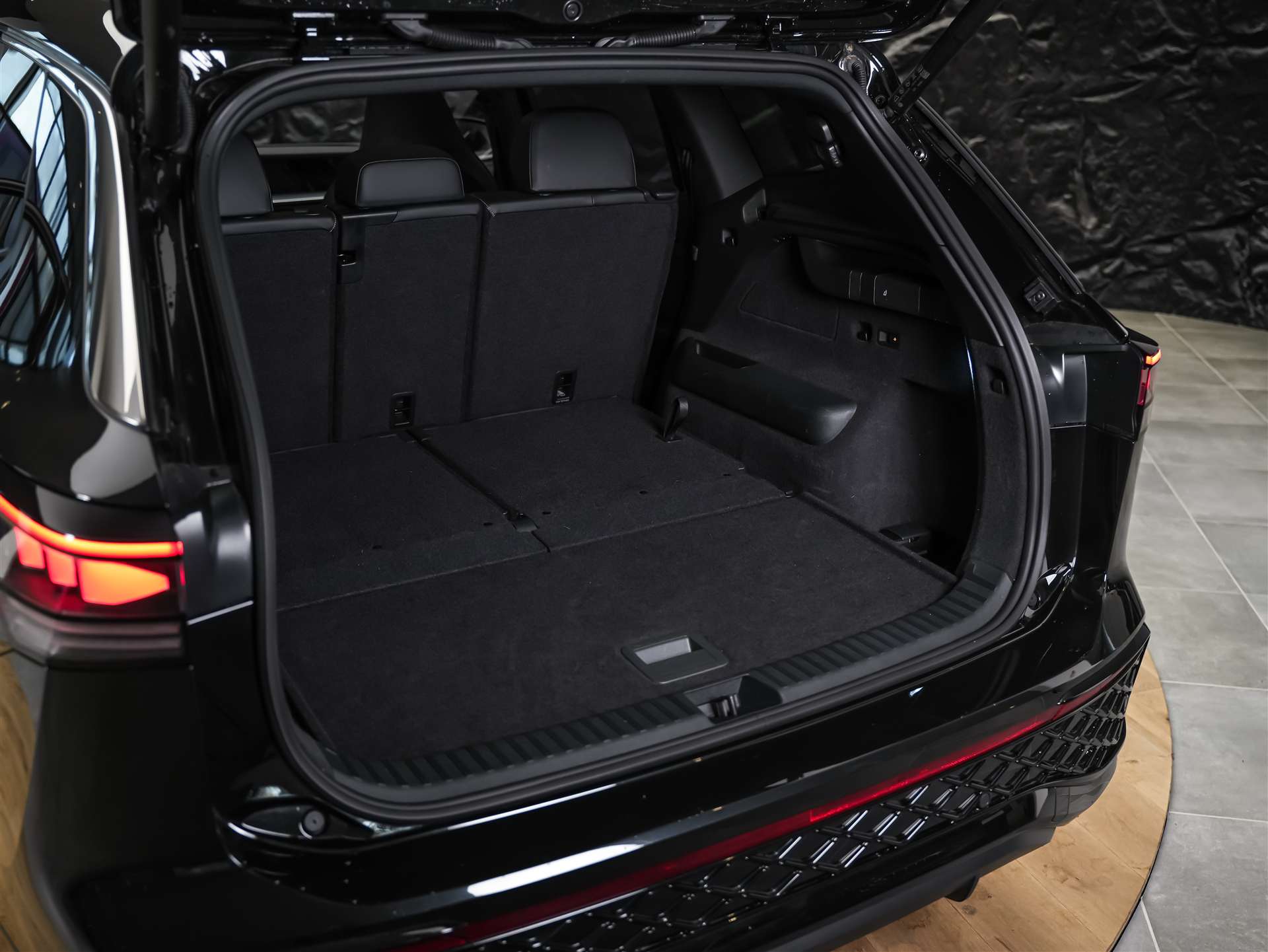 VW Tayron 2.0 TDI SCR R-Line 4Motion DSG *7 Plätzer*Panorama*Massage*-image-53